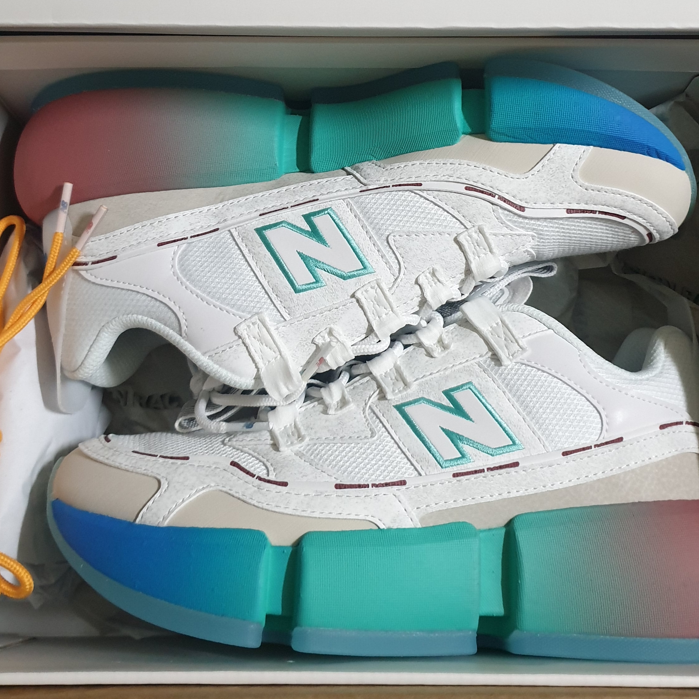 New Balance x Jaden Smith Vision Racer Trippy Summer Jade 착용 스타일