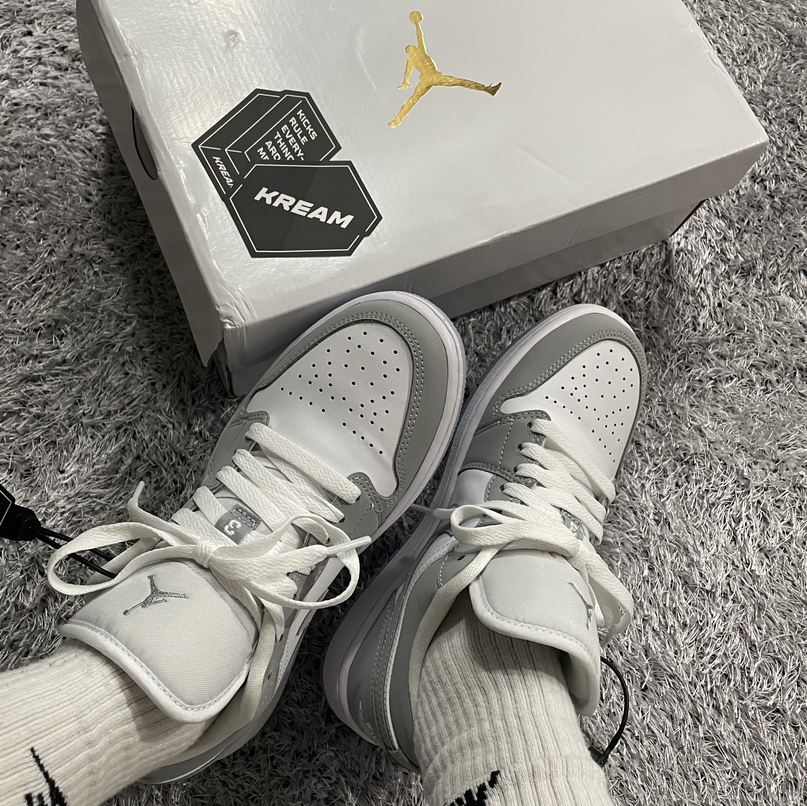 (W) Jordan 1 Low White Wolf Grey 착용 스타일 - 3