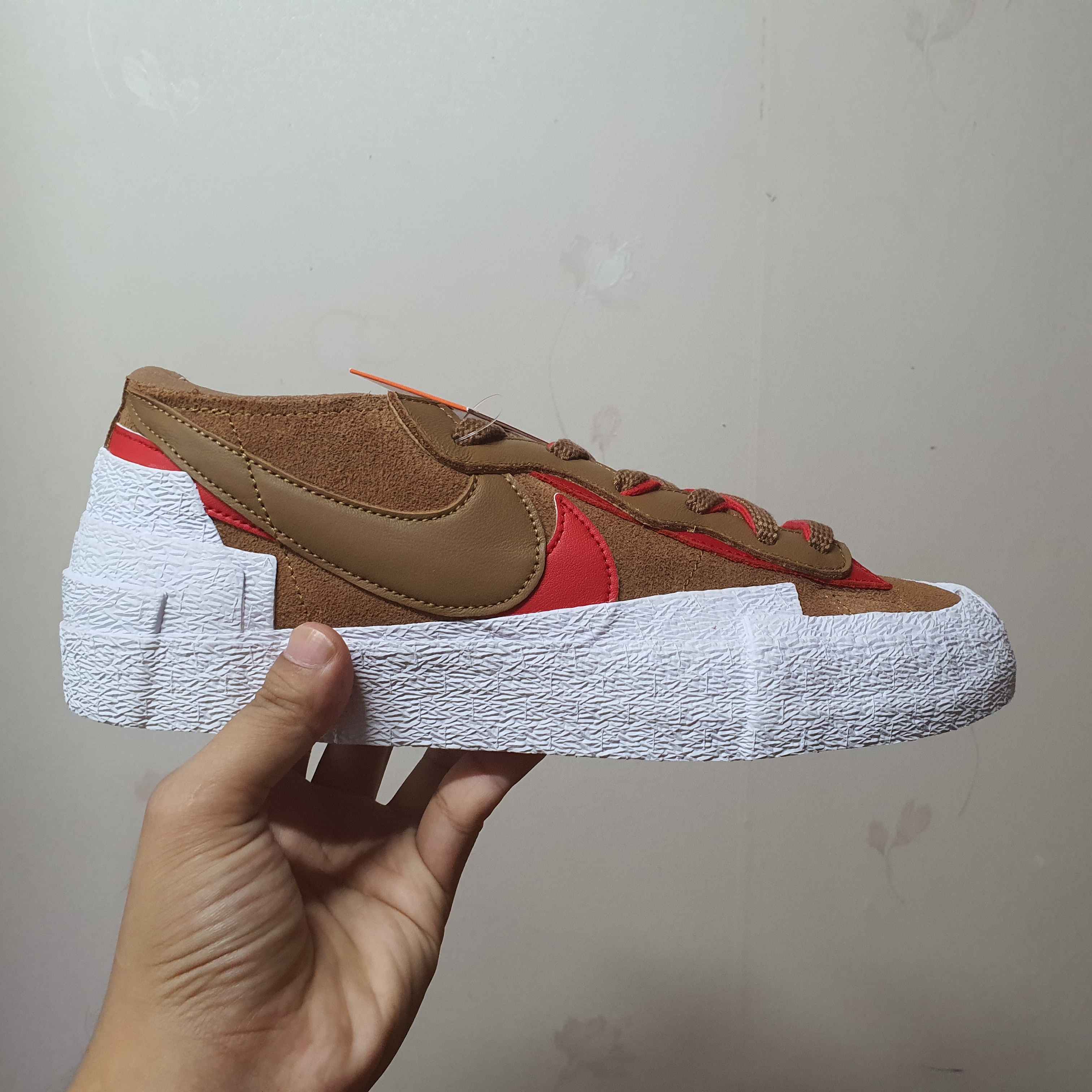 Nike x Sacai Blazer Low British Tan 착용 스타일 - 2