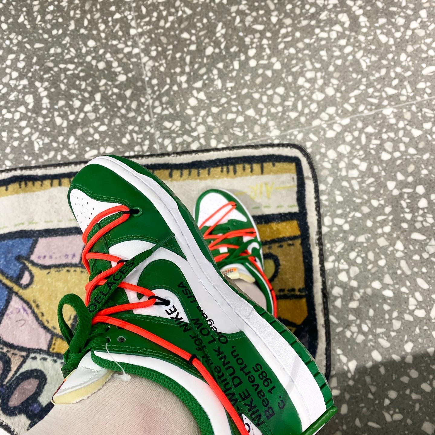Nike x Off-White Dunk Low Pine Green 착용 스타일 - 1