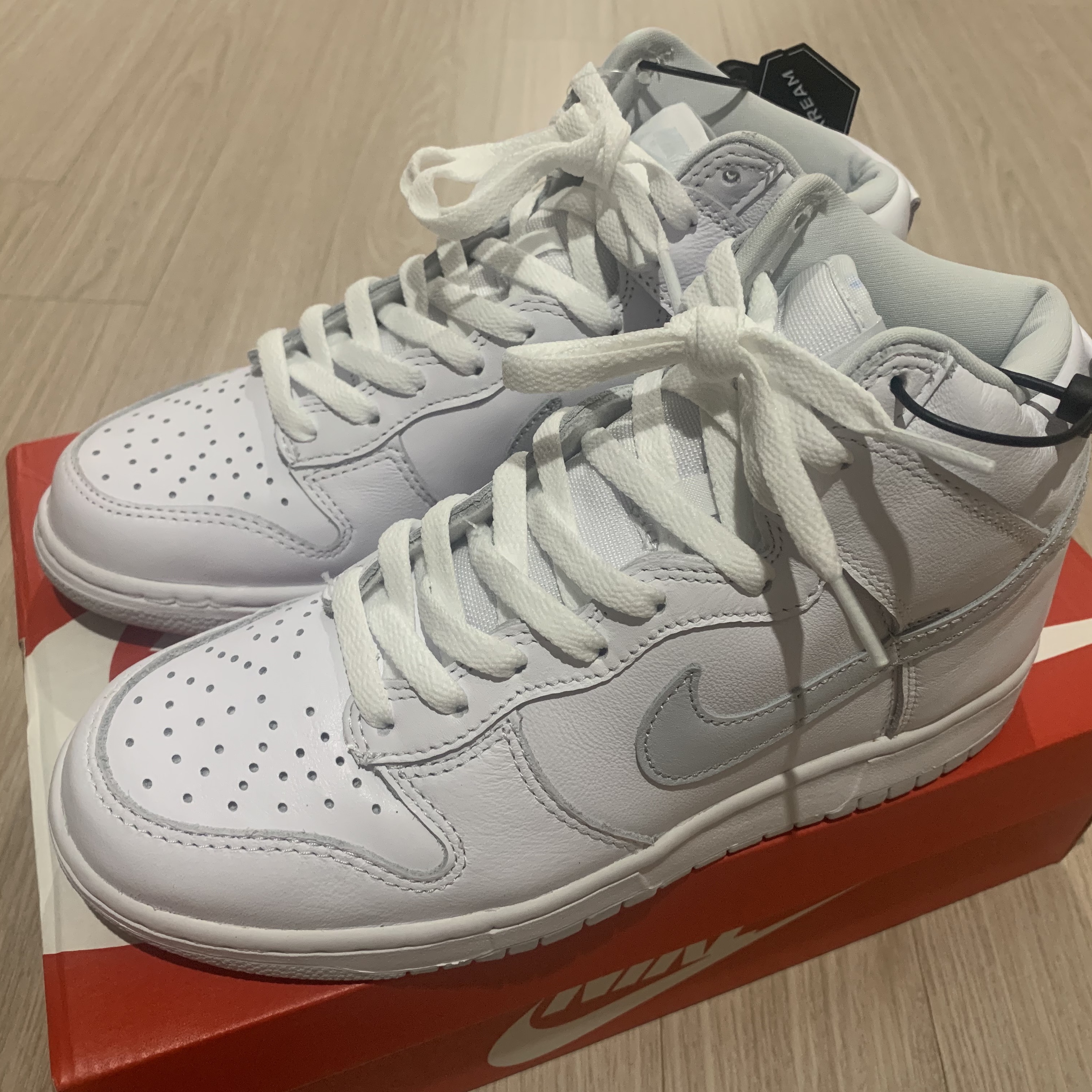 Nike Dunk High SP Pure Platinum 착용 스타일 - 1