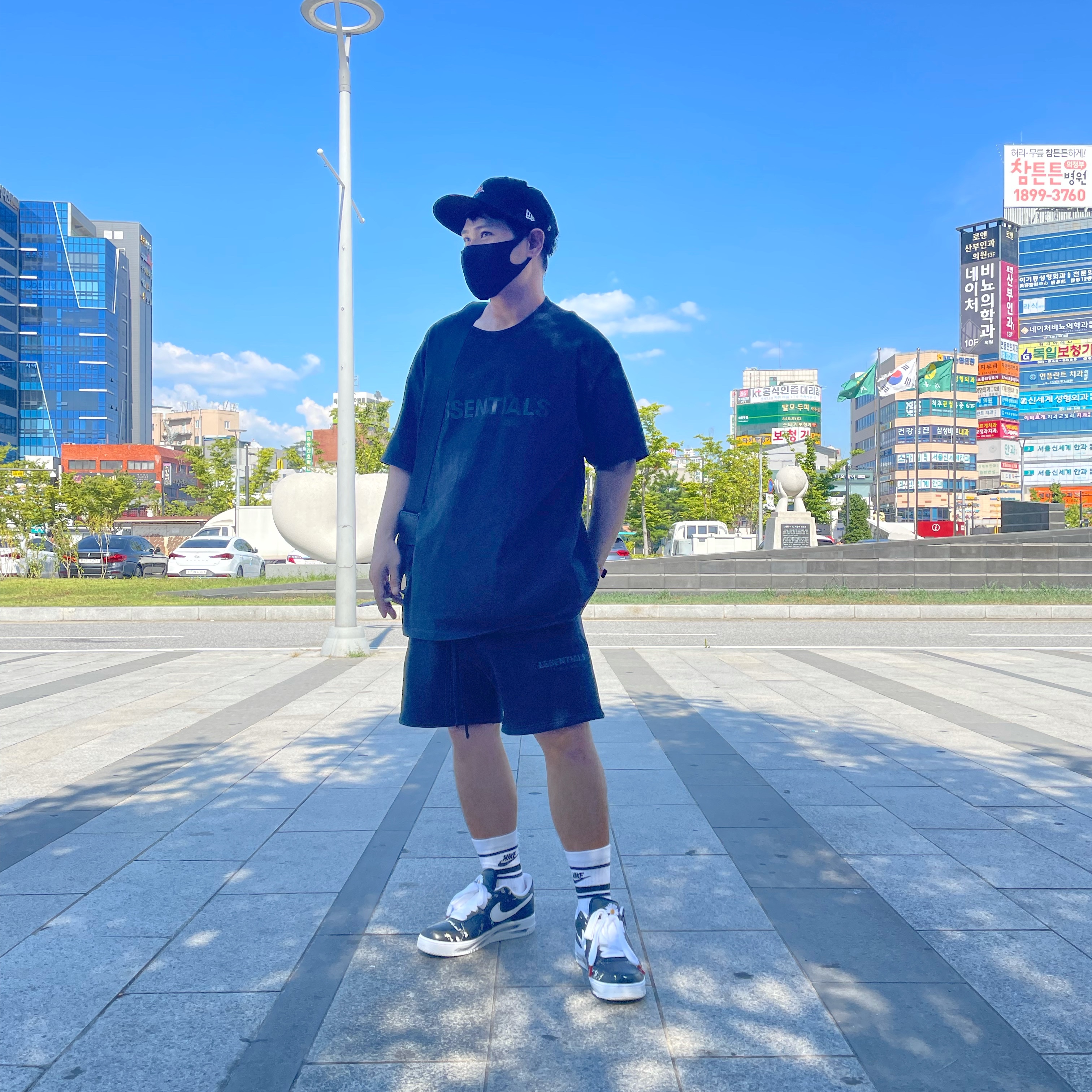 Nike x Peaceminusone Air Force 1 Low Para-Noise, Essentials 3D Silicon Applique Boxy T-Shirt Dark Slate/Black 2020 착용 스타일