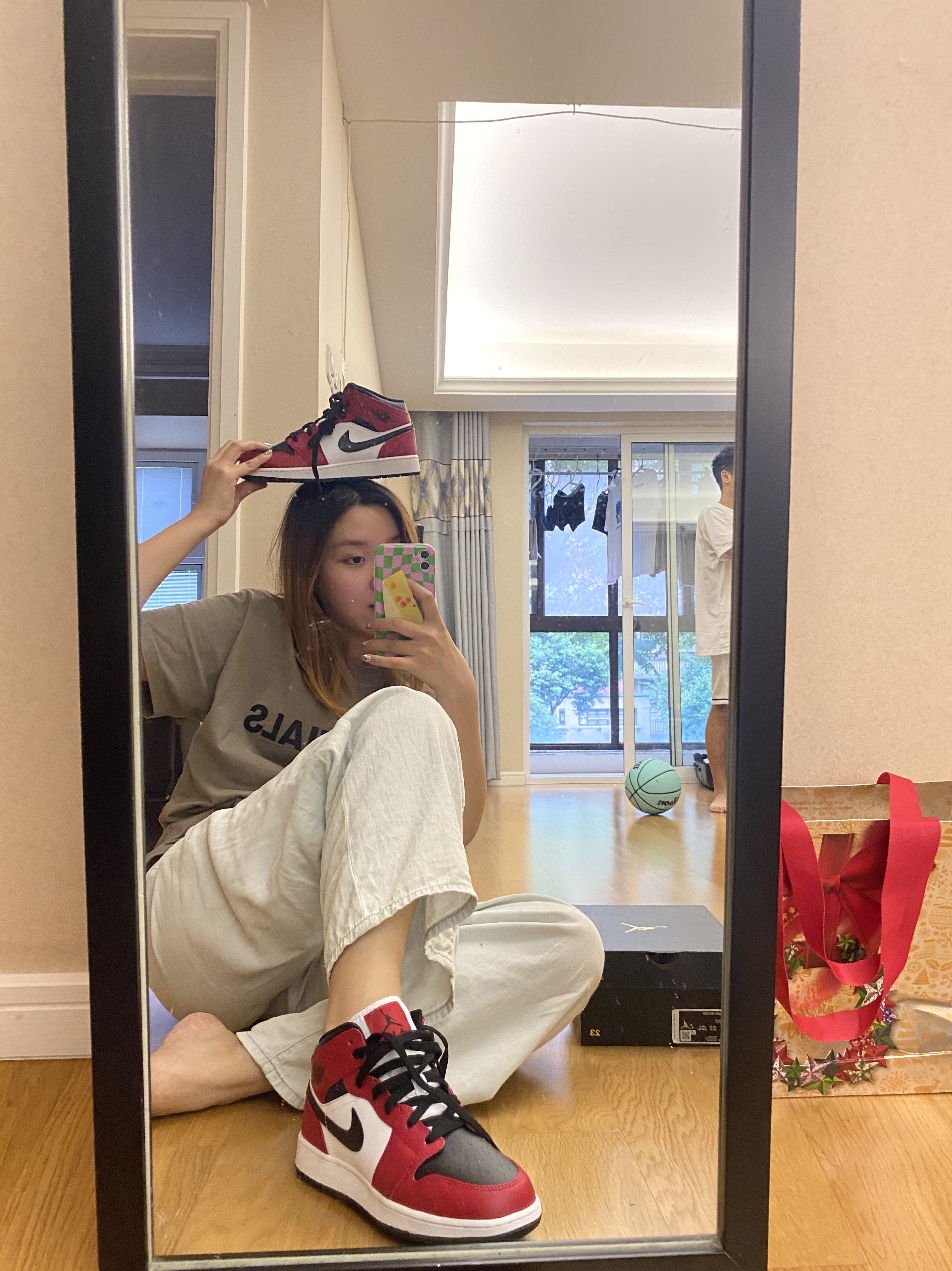 (GS) Jordan 1 Mid Chicago Black Toe 착용 스타일