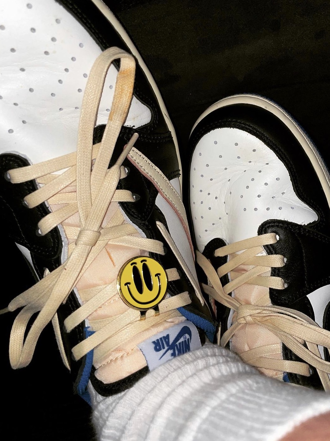 Jordan 1 x Travis Scott x Fragment Retro Low OG SP Military Blue 착용 스타일