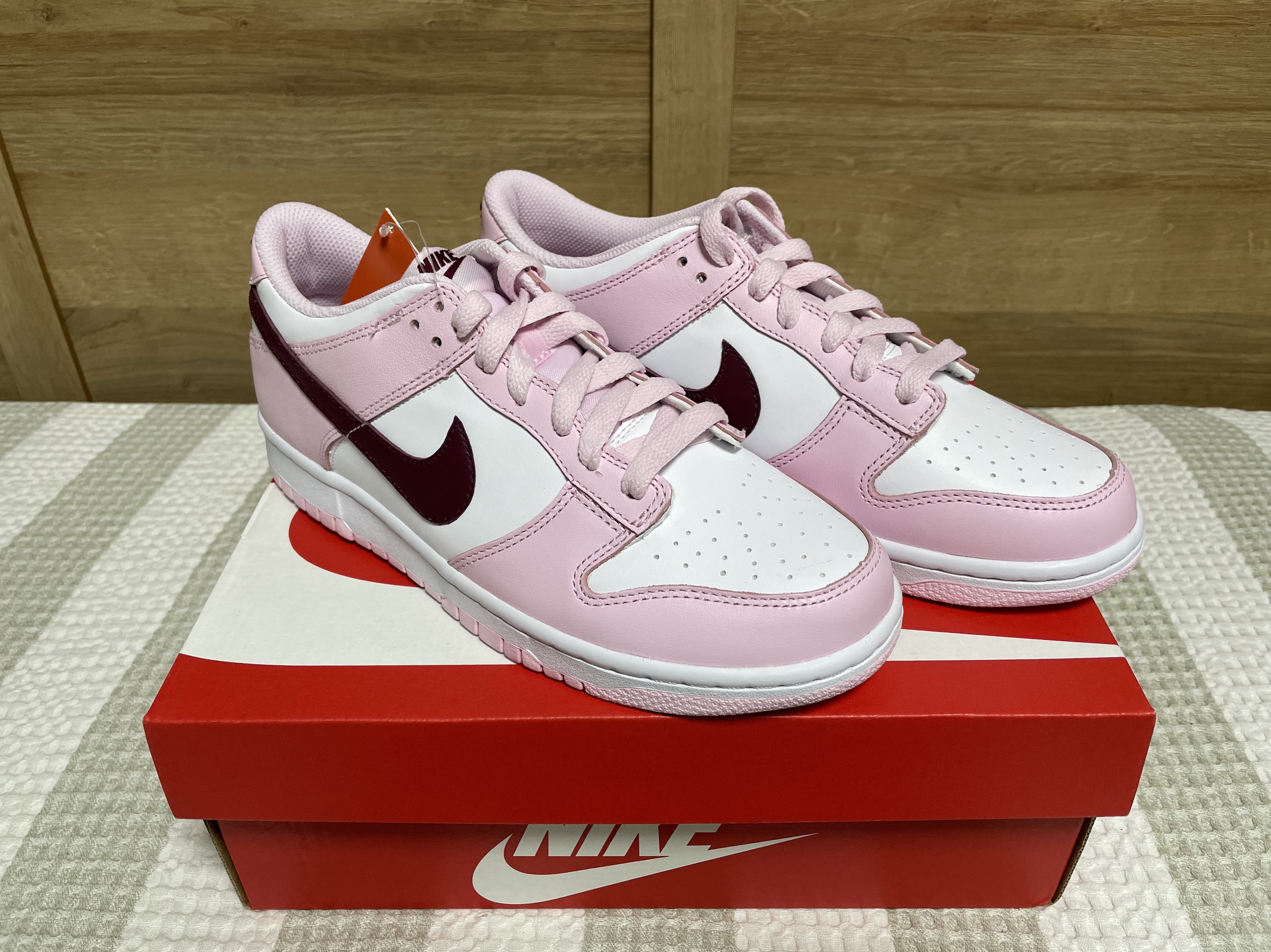 (GS) Nike Dunk Low Pink Foam 착용 스타일 - 3