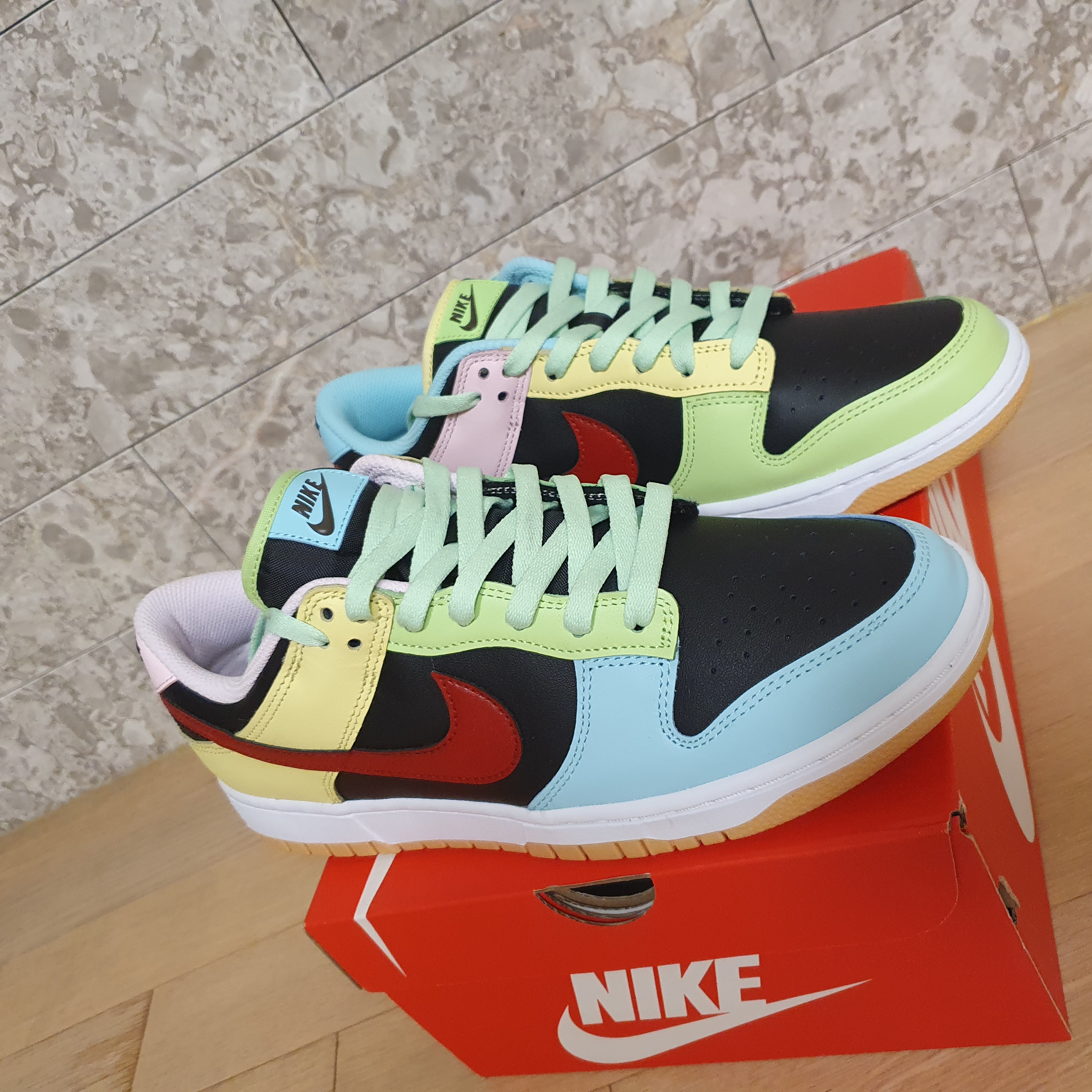 Nike Dunk Low SE Free.99 Black 착용 스타일 - 3