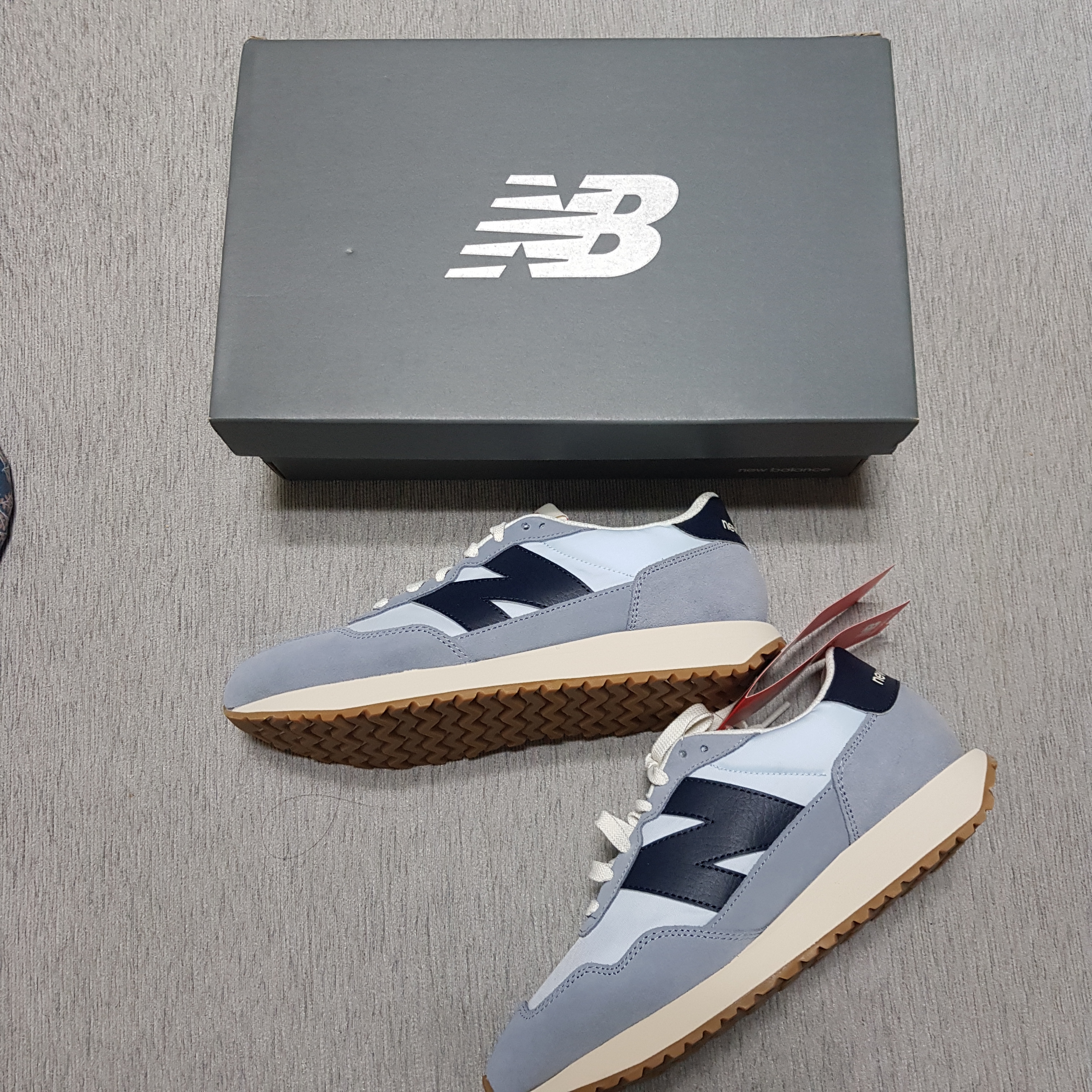 New Balance 237 Reflection Eclipse 착용 스타일 - 3