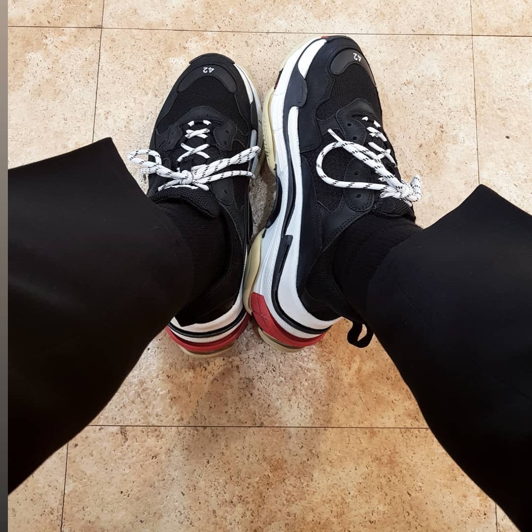 Balenciaga Triple S Trainer Black Red 2018, Balenciaga Track Sneakers White Orange 2019 착용 스타일 - 1