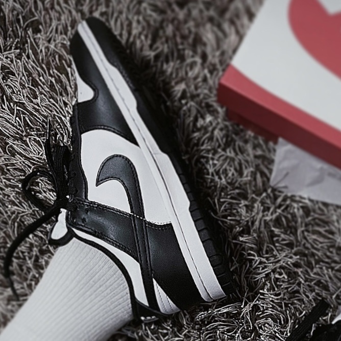 Nike Dunk Low Retro Black 착용 스타일