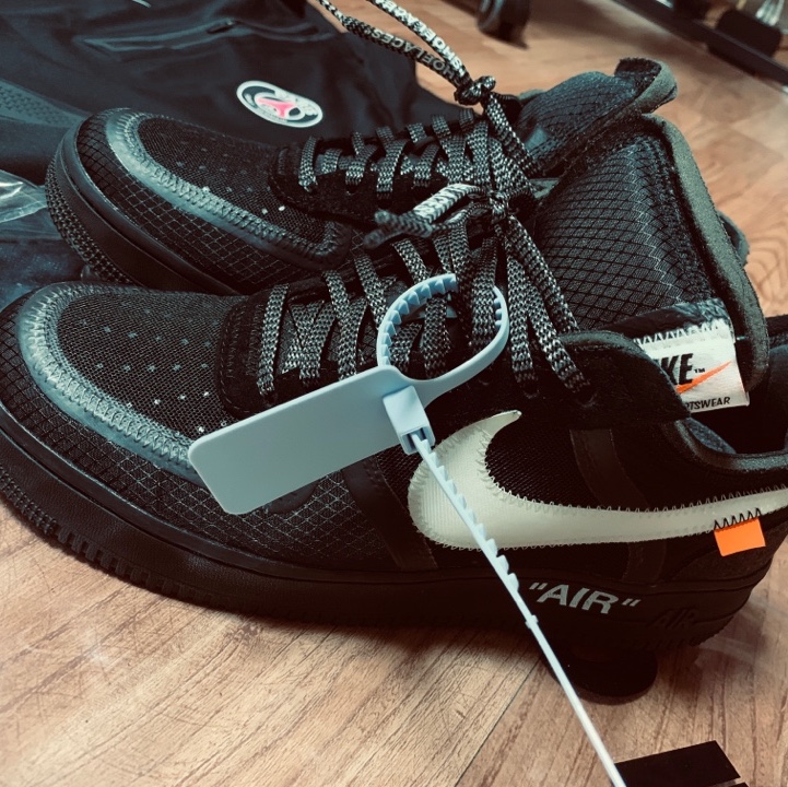 Nike x Off-White Air Force 1 Low Black White 착용 스타일