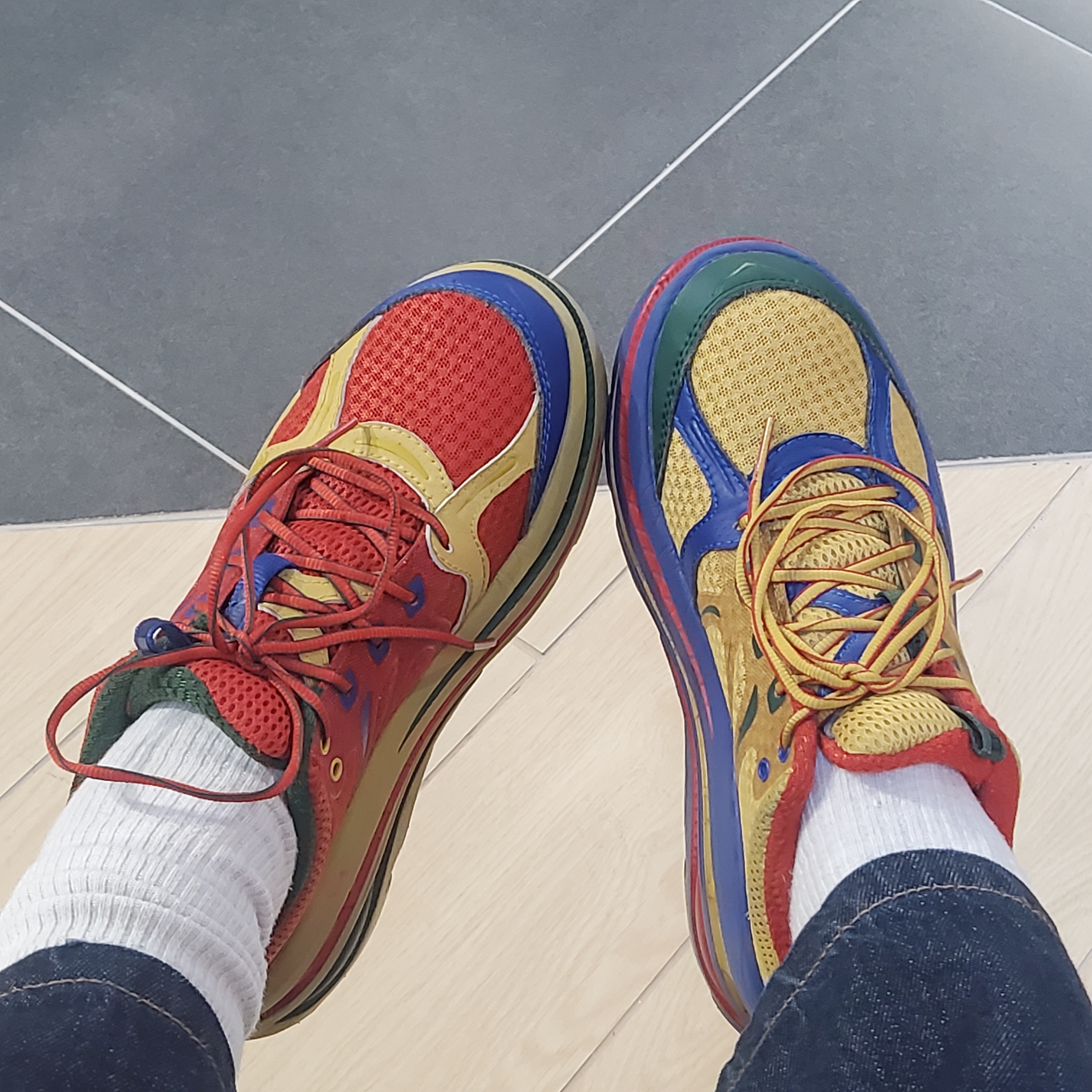 Hoka x Engineered Garments Bondi B Multi-Color 착용 스타일