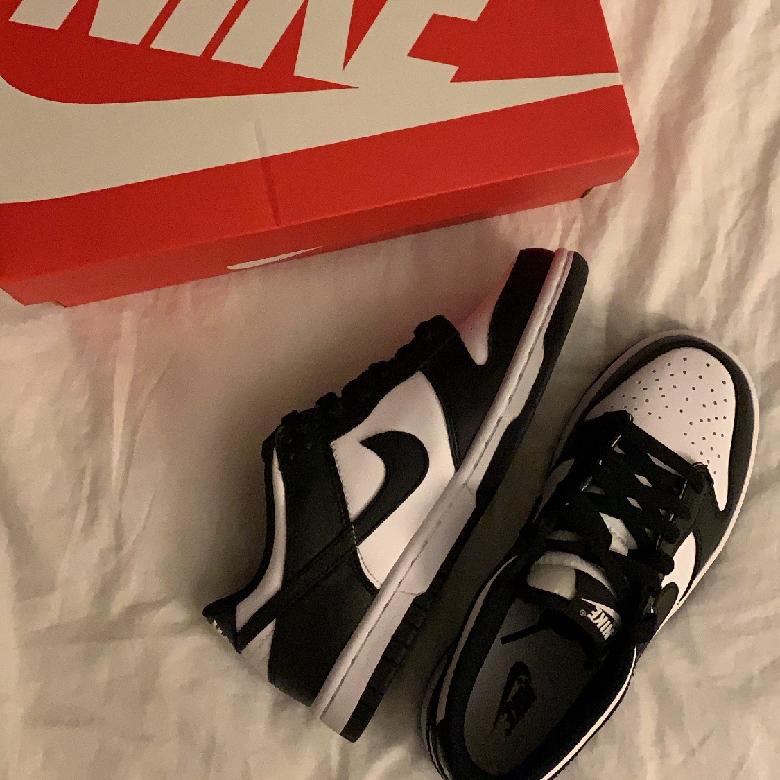 (W) Nike Dunk Low Black 착용 스타일 - 1