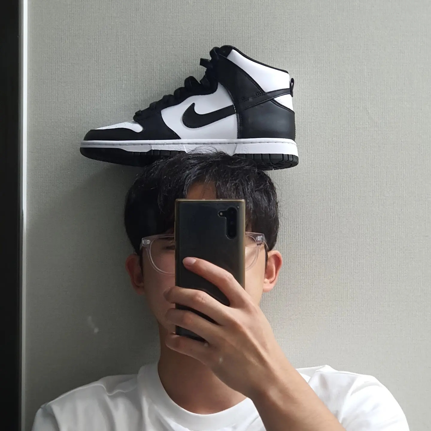 Nike Dunk High Retro Black and White 착용 스타일 - 2
