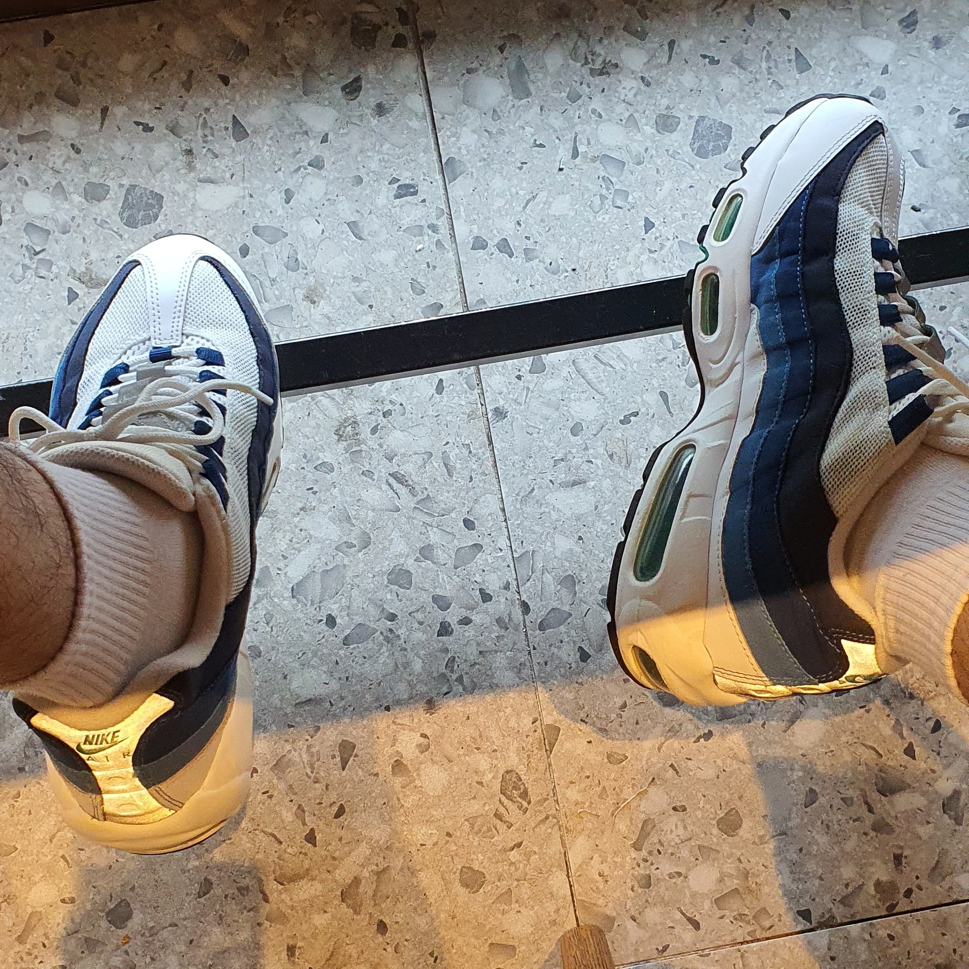 Nike Air Max 95 White Slate Blue 착용 스타일 - 5