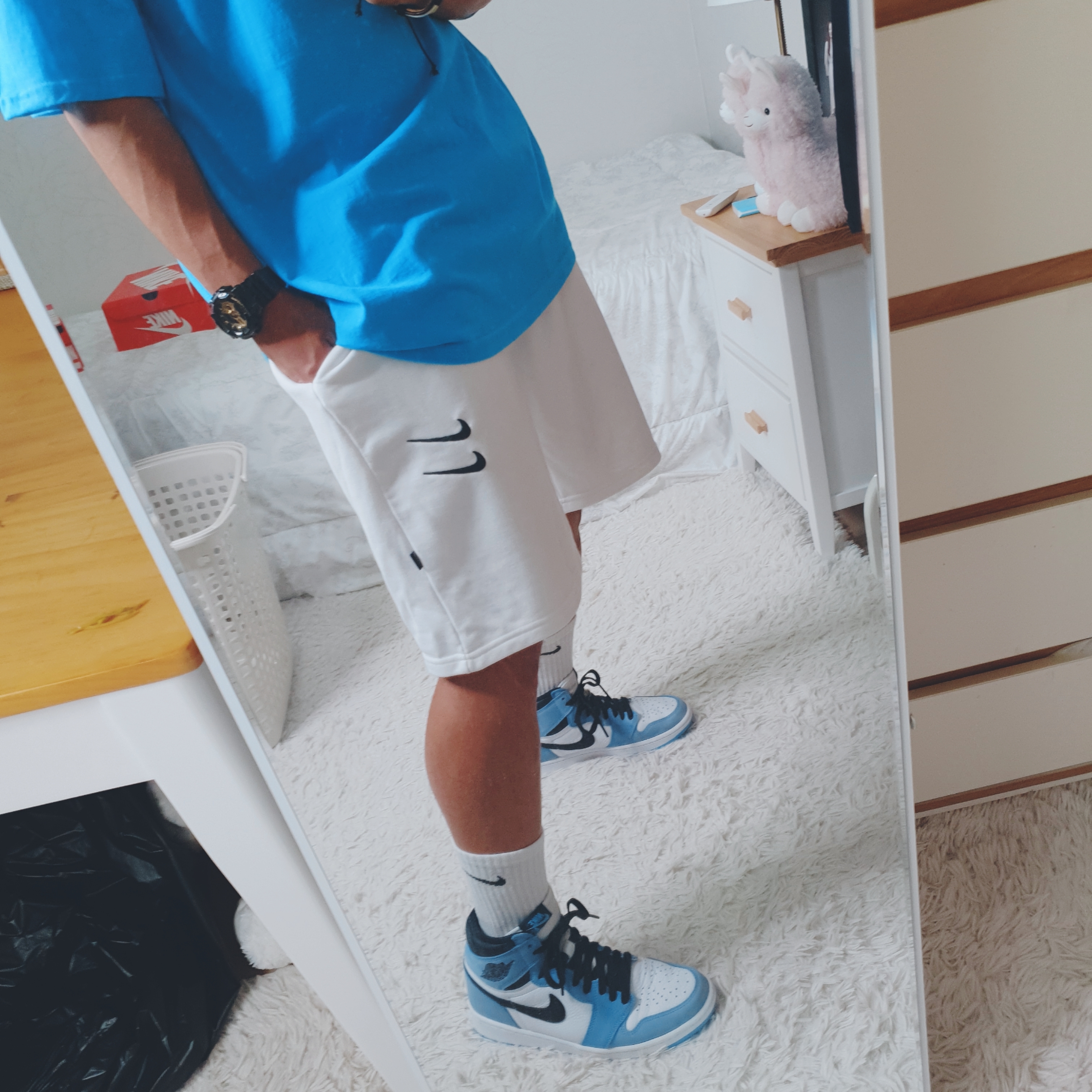 Jordan 1 Retro High OG University Blue, Supreme Sling Bag Royal - 21SS 착용 스타일 - 3