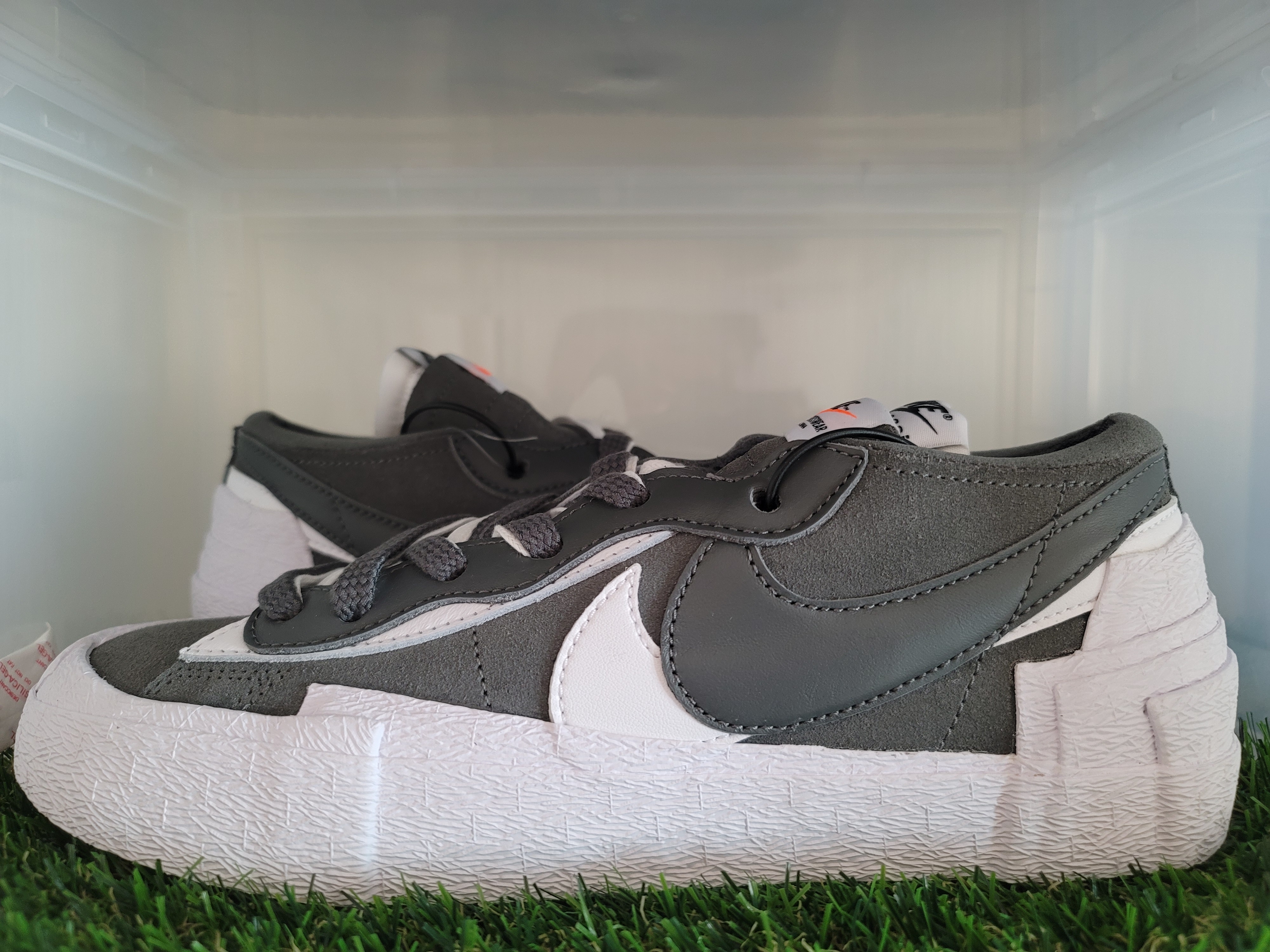 Nike x Sacai Blazer Low Iron Grey 착용 스타일 - 2