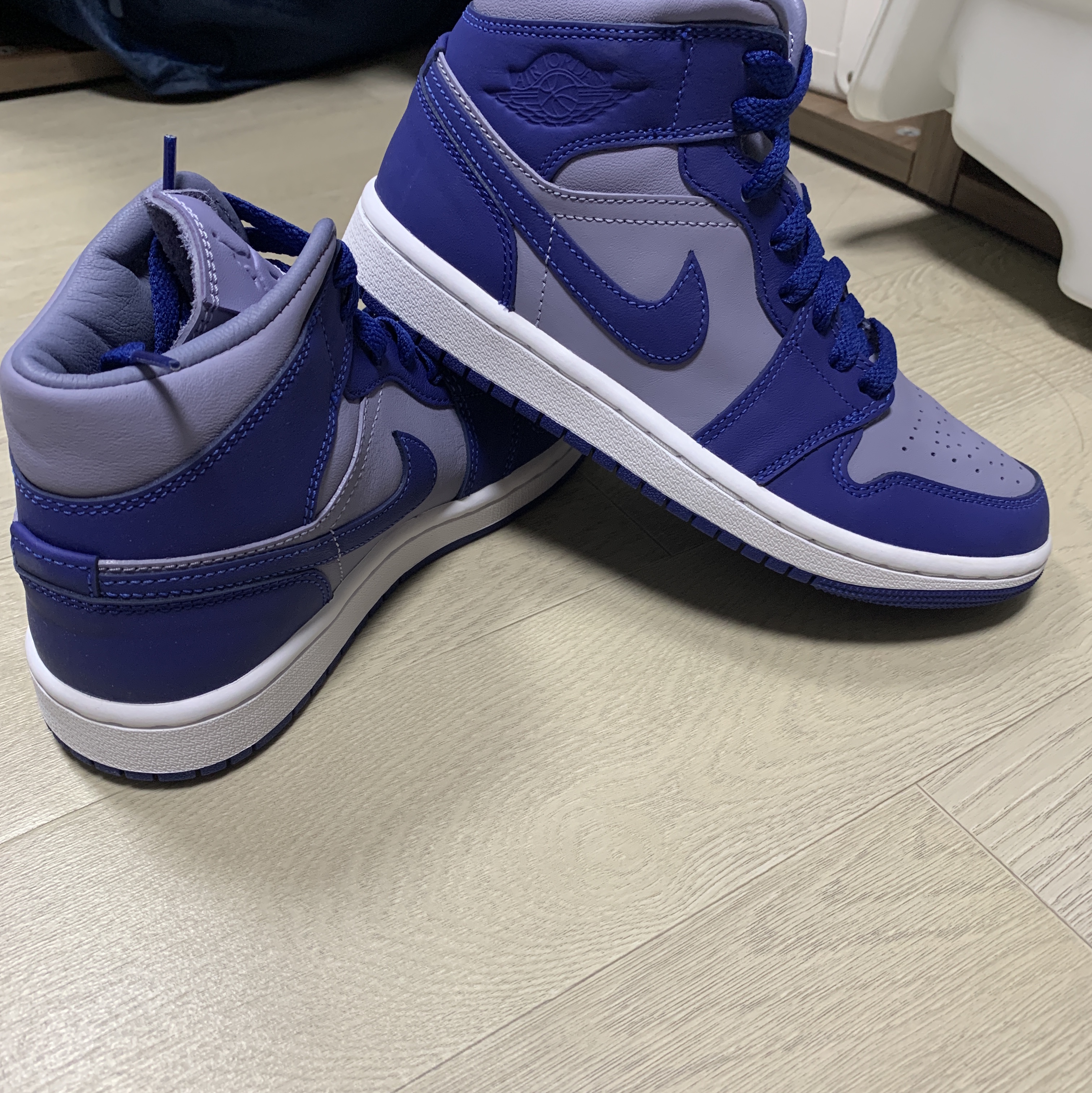 (W) Jordan 1 Mid SE Iron Purple 착용 스타일 - 2