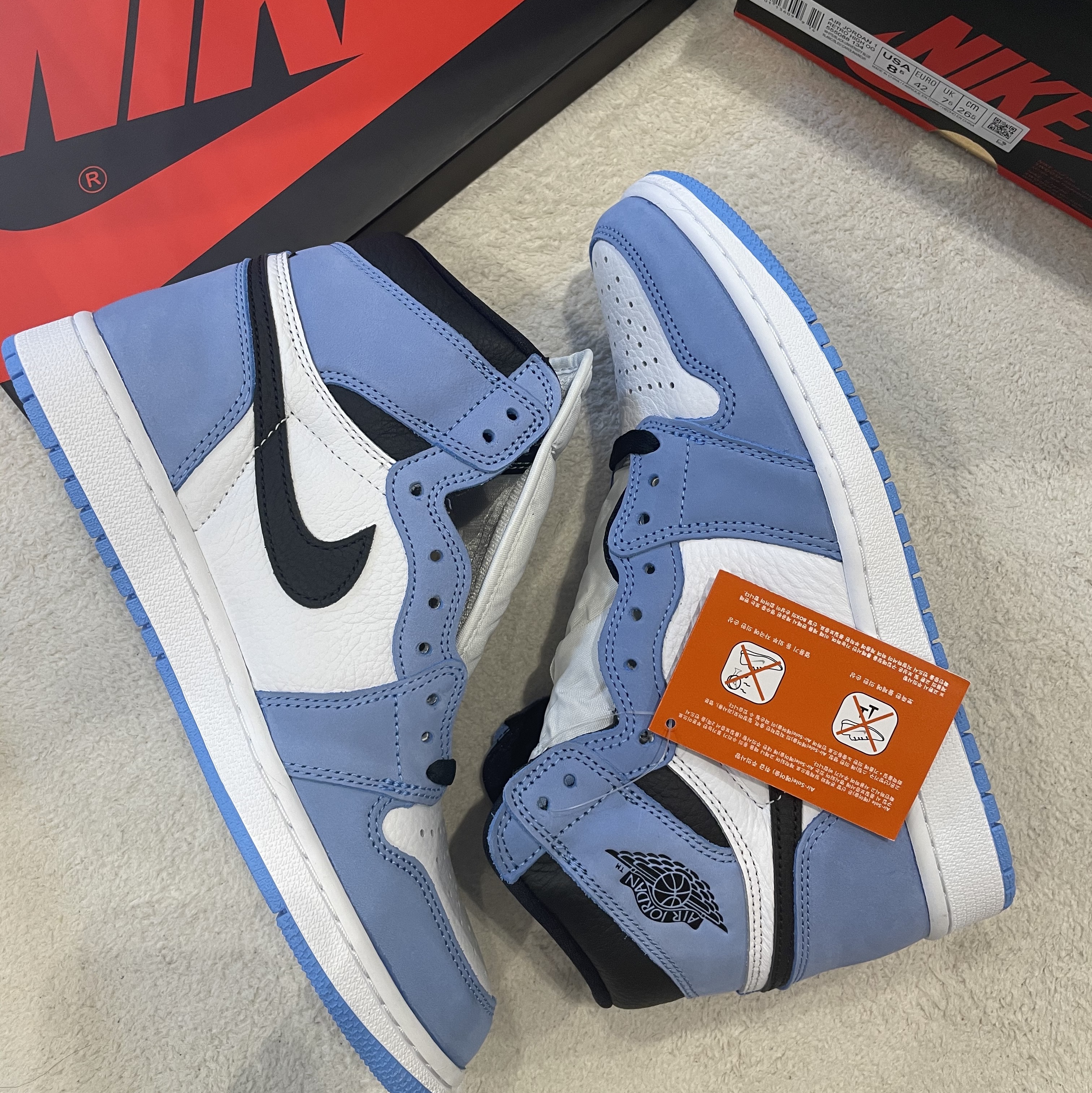 Jordan 1 Retro High OG University Blue 착용 스타일