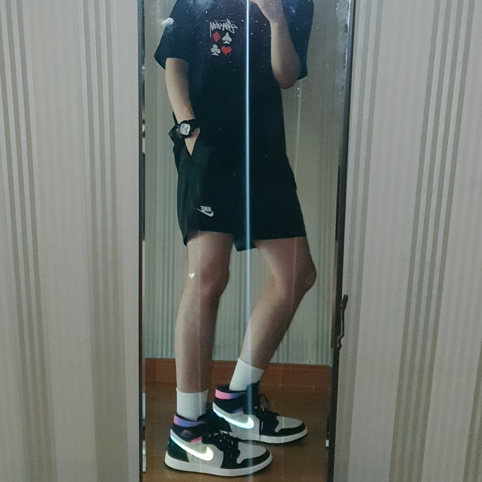 Stussy Full Deck 2 T-Shirt Black, Jordan 1 x Paris Saint-Germain Zoom Air CMFT 착용 스타일