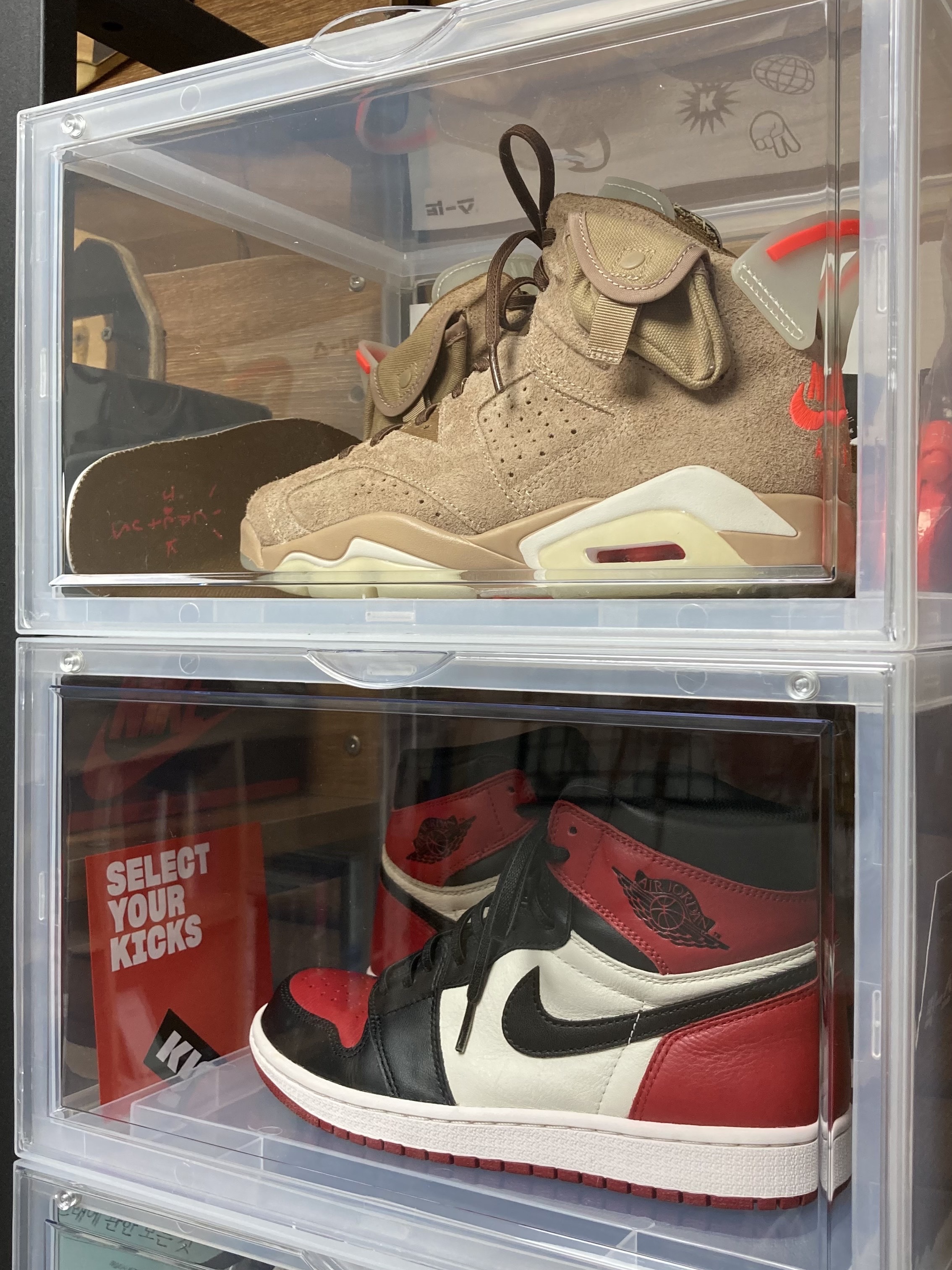 Jordan 6 x Travis Scott Retro SP British Khaki, Jordan 1 Retro High OG Bred Toe 착용 스타일 - 1