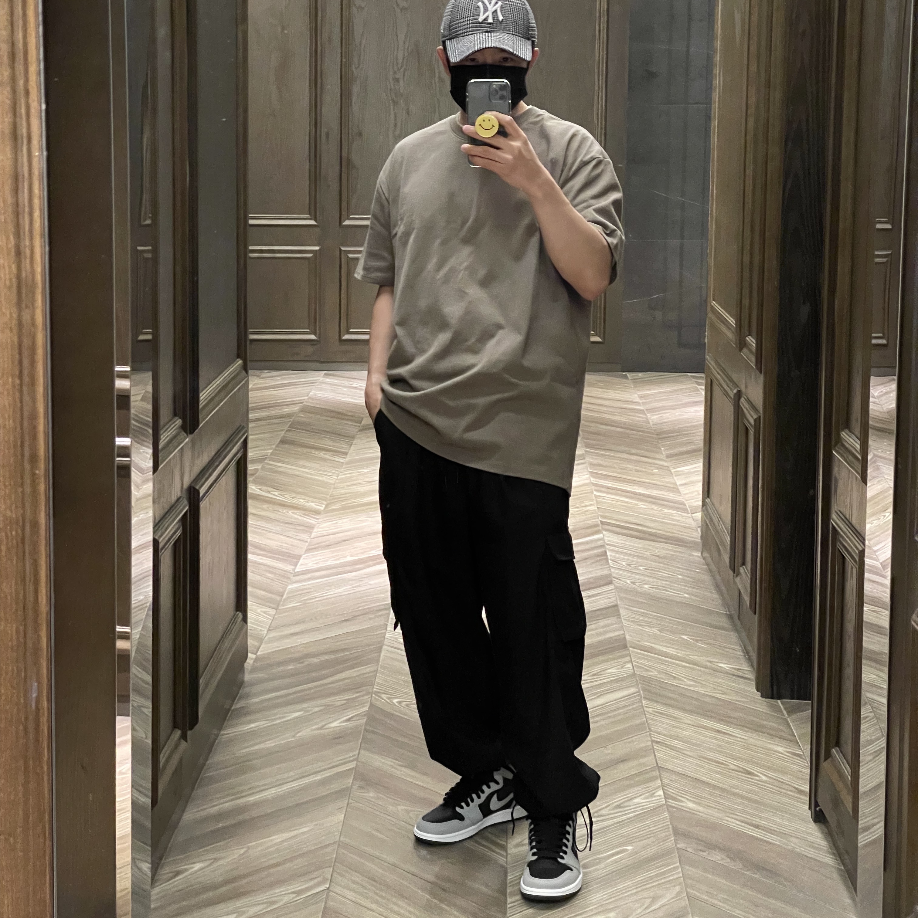 Essentials T-Shirt Taupe - 21SS, Jordan 1 Retro High OG Shadow 2.0 착용 스타일 - 2