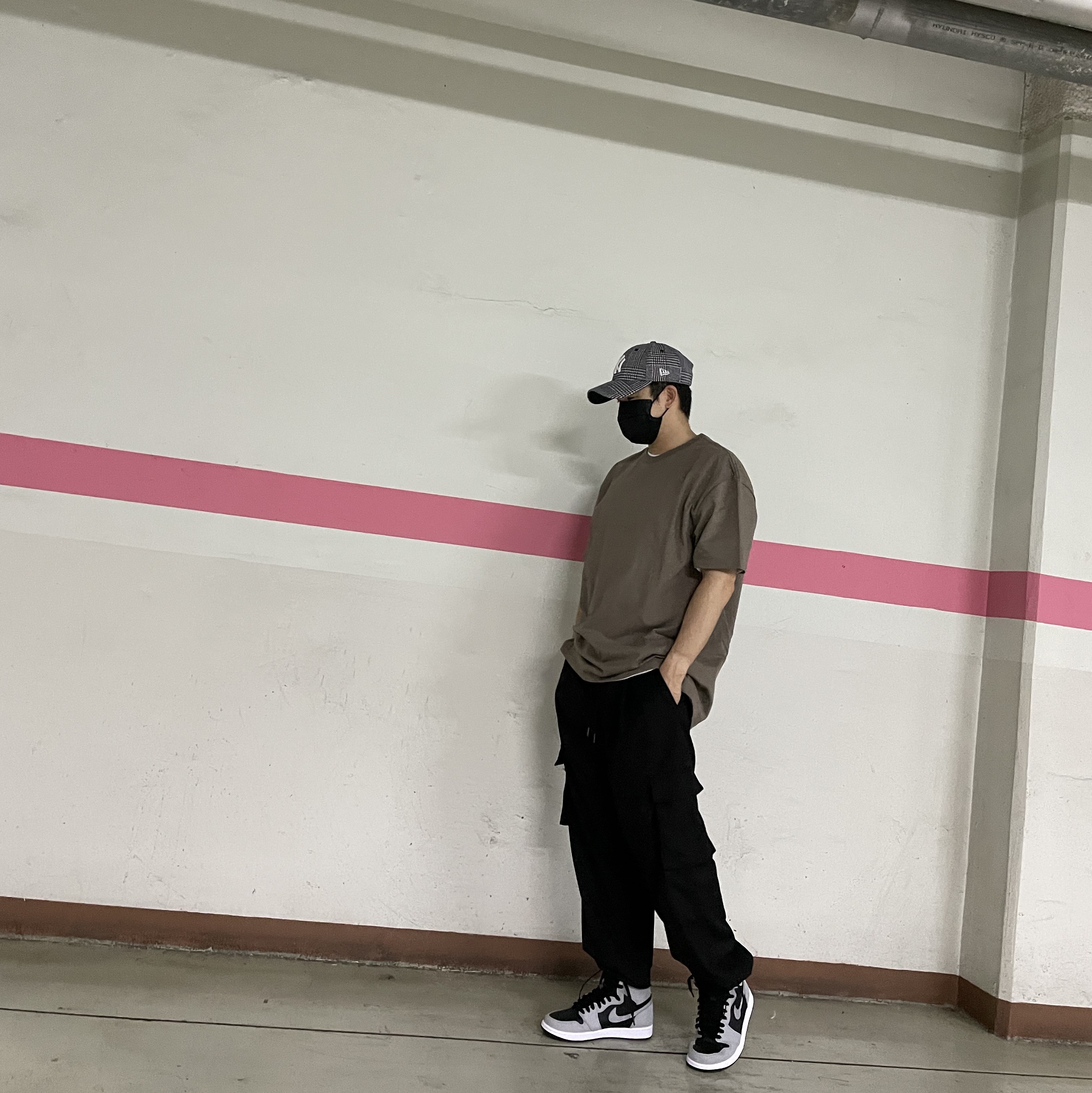 Essentials T-Shirt Taupe - 21SS, Jordan 1 Retro High OG Shadow 2.0 착용 스타일 - 1