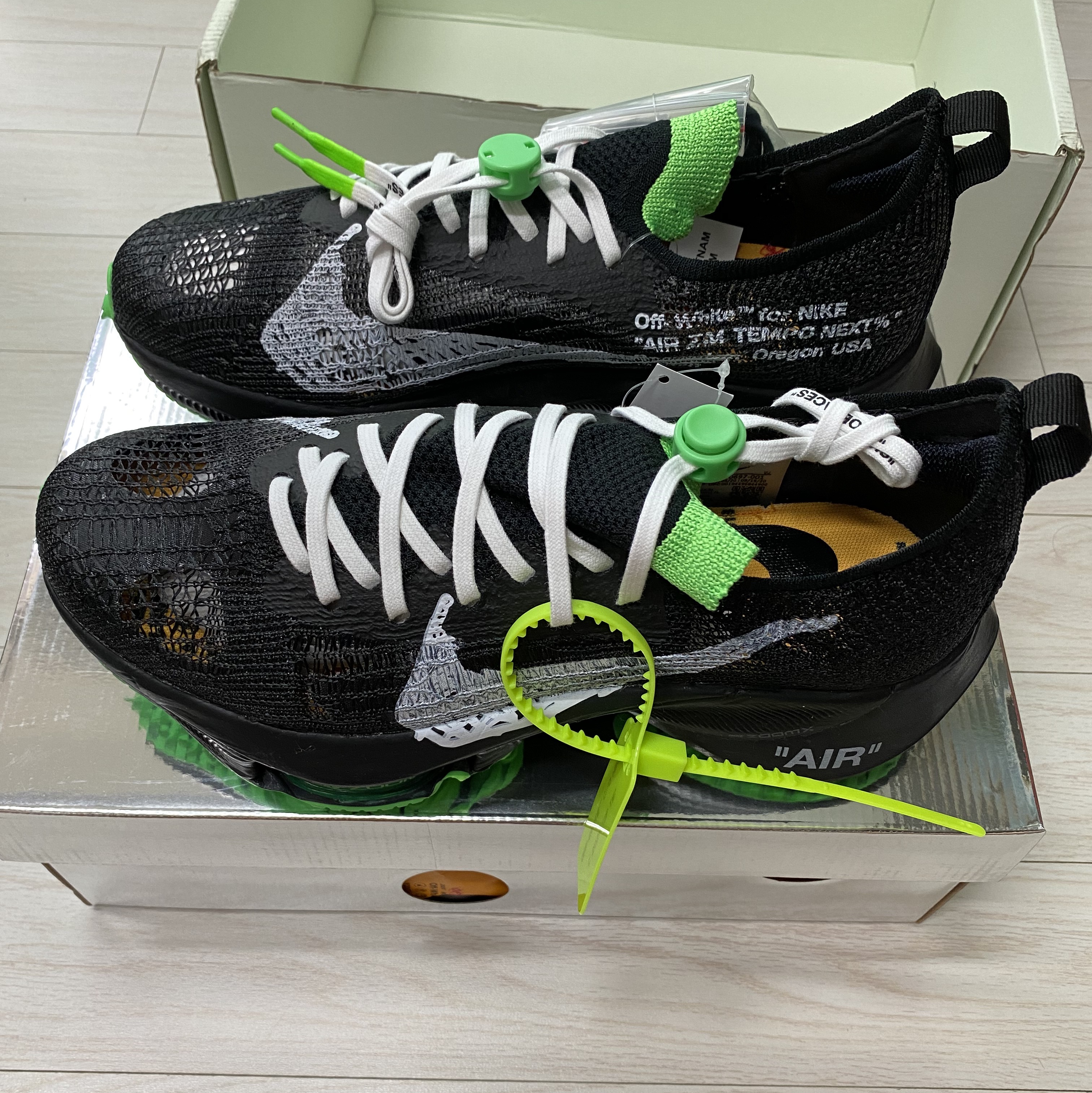 Nike x Off-White Air Zoom Tempo Next% Black 착용 스타일