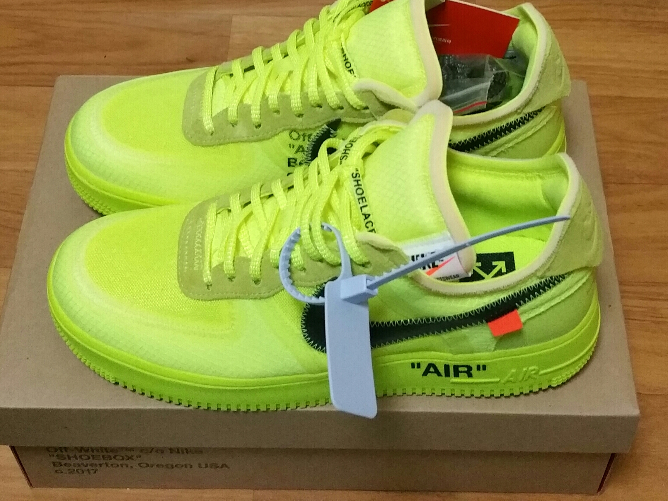 Nike x Off-White Air Force 1 Low Volt 착용 스타일
