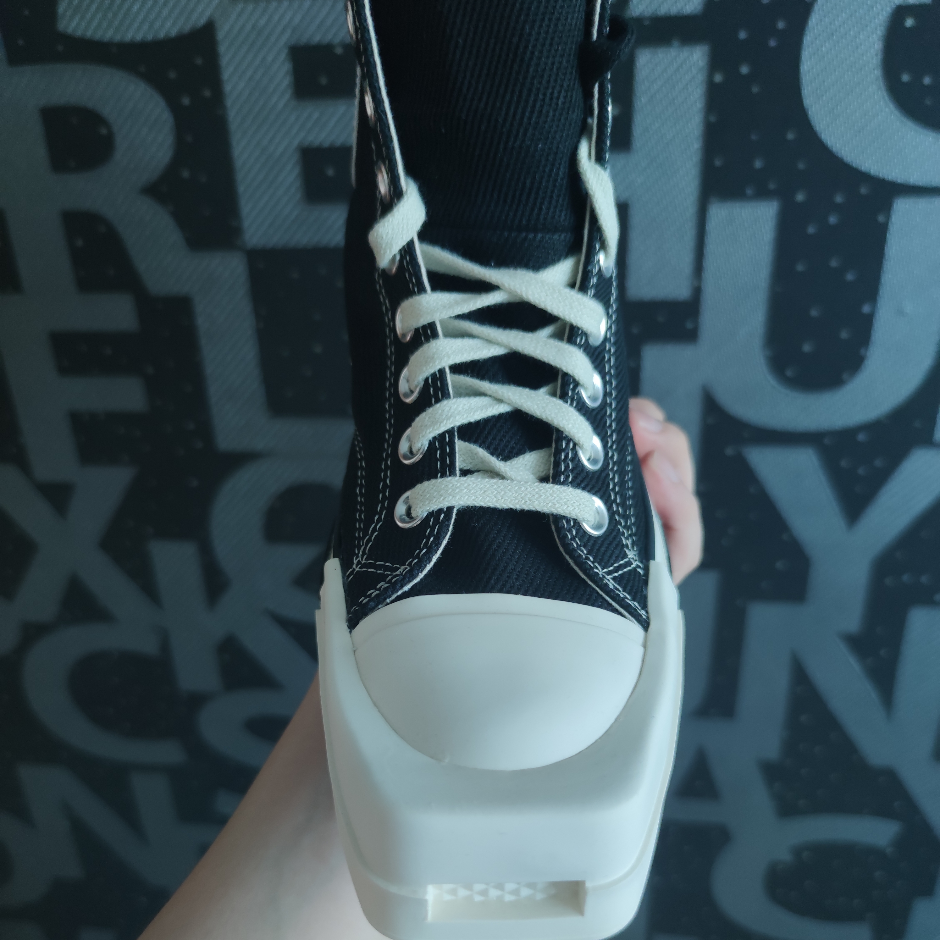 Converse x Drkshdw Turbodrk Chuck 70 Hi Black 착용 스타일 - 2