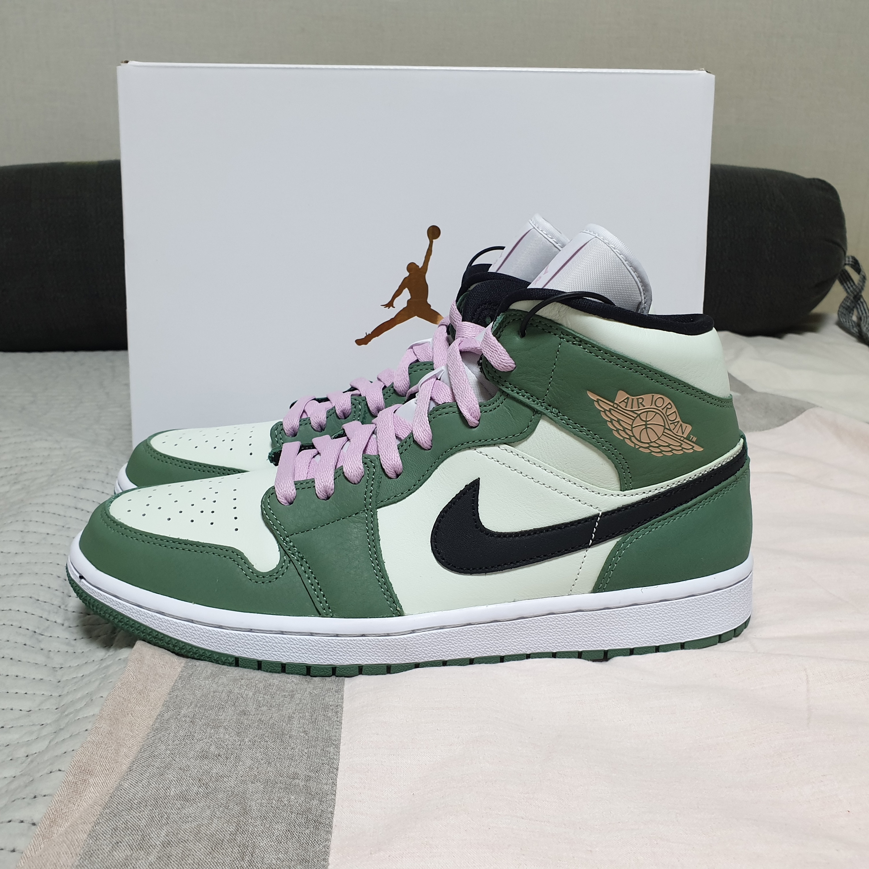(W) Jordan 1 Mid SE Dutch Green 착용 스타일 - 4