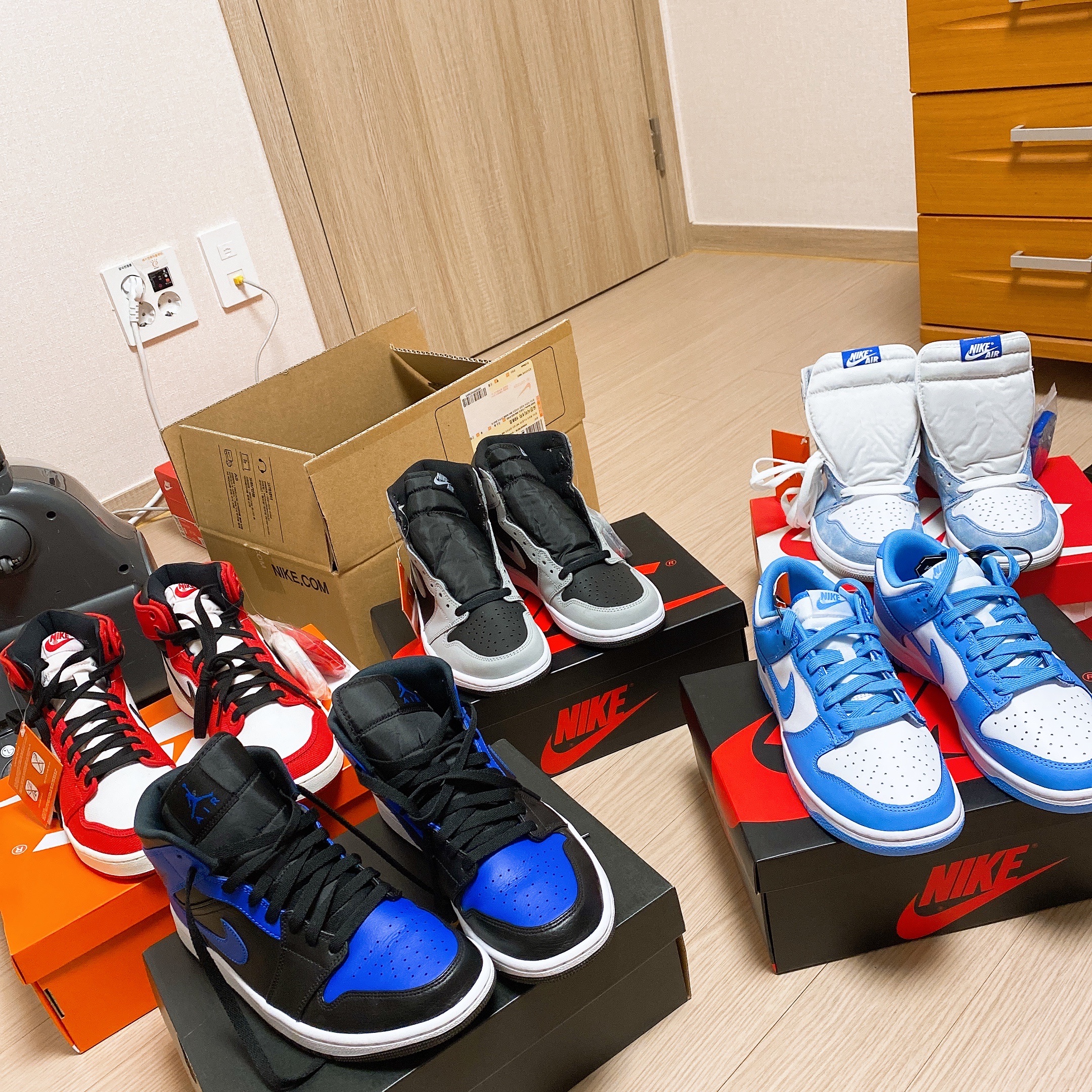 Jordan 1 KO Chicago 2021, Jordan 1 Retro High OG Hyper Royal 착용 스타일