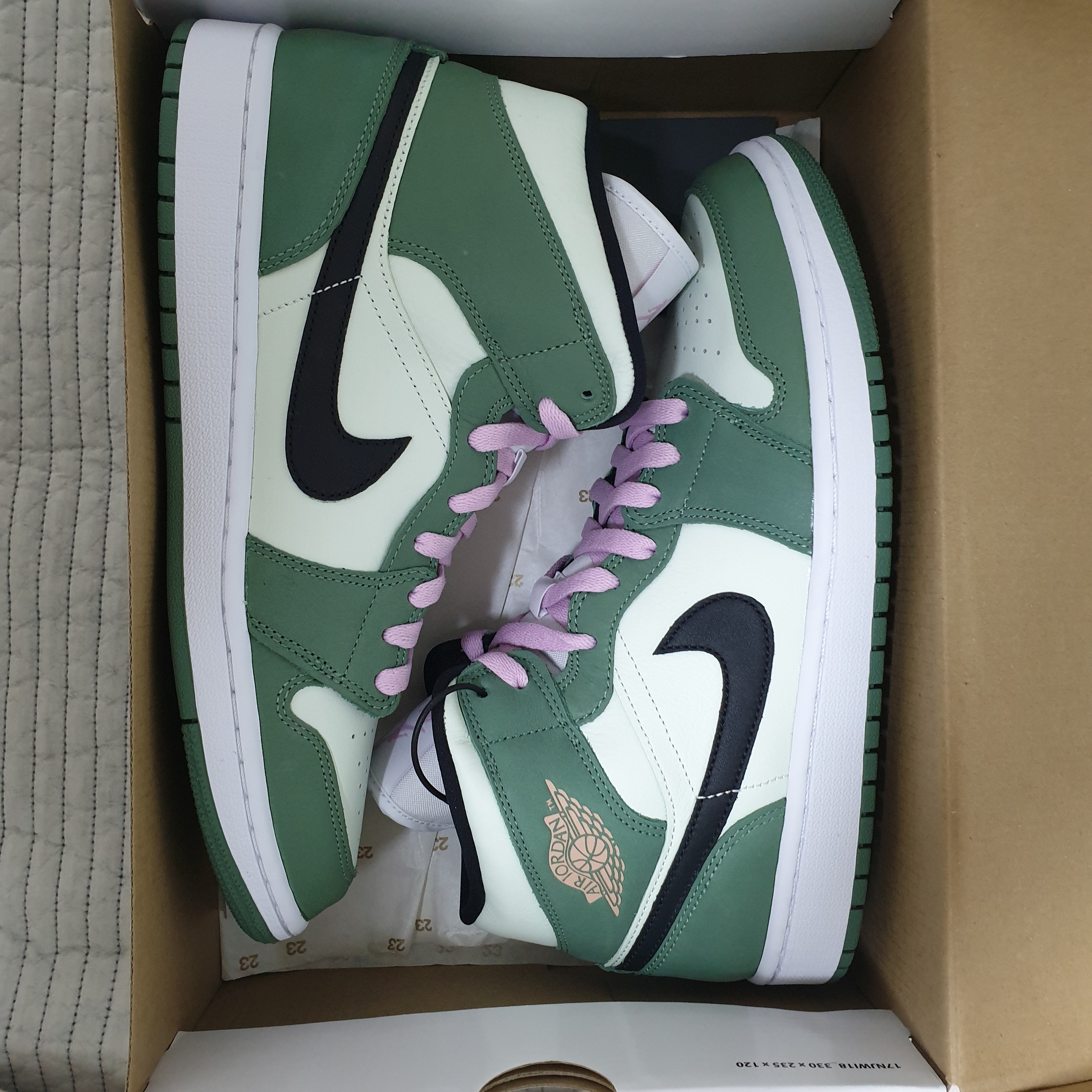 (W) Jordan 1 Mid SE Dutch Green 착용 스타일 - 2
