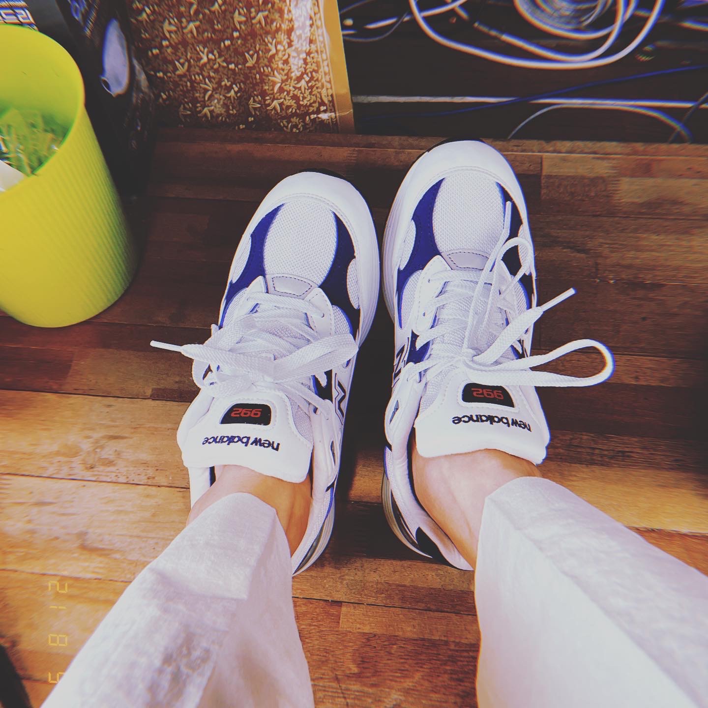 New Balance 992 Made in USA White Navy 착용 스타일