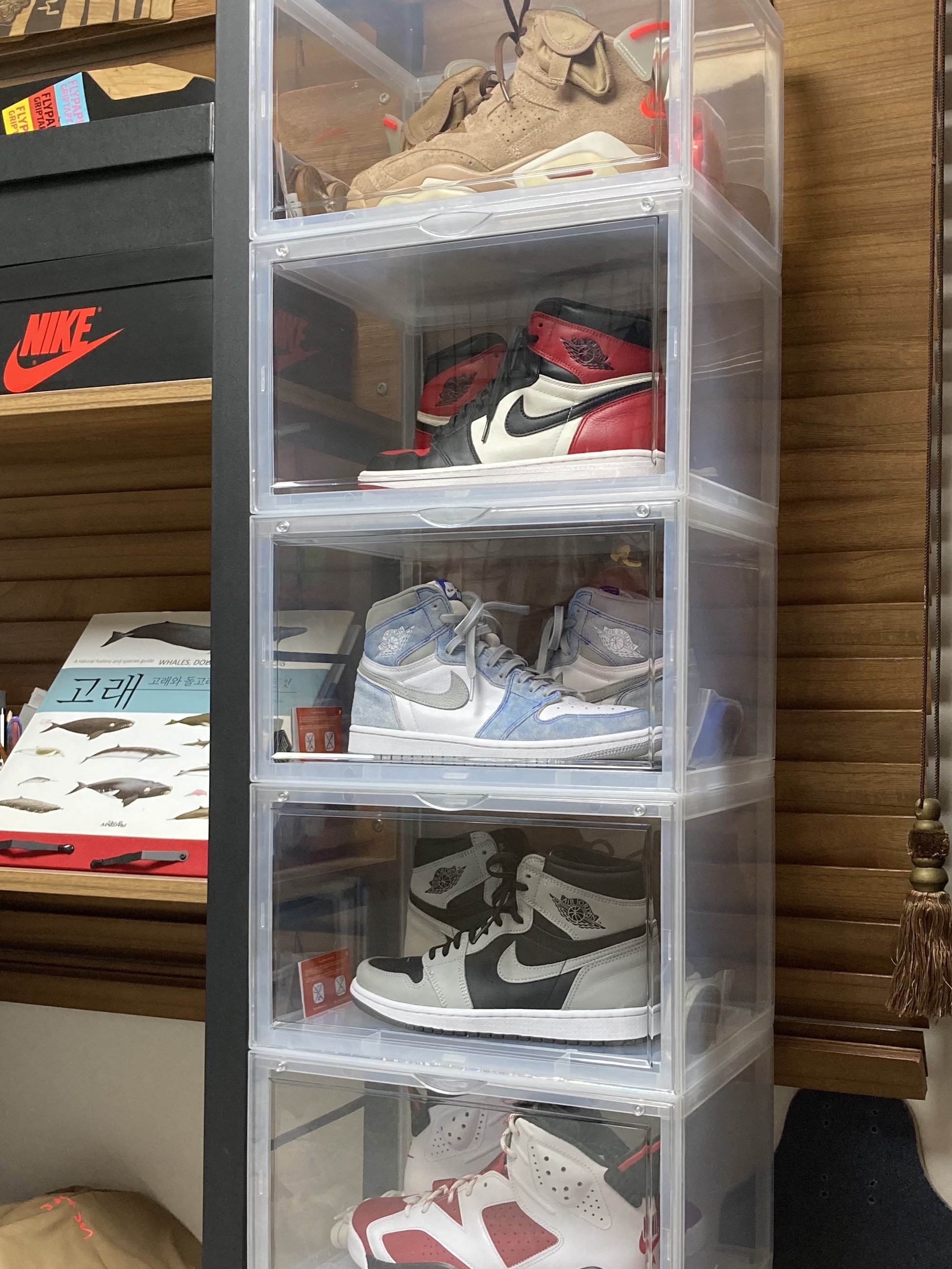 Jordan 6 x Travis Scott Retro SP British Khaki, Jordan 1 Retro High OG Bred Toe 착용 스타일 - 4
