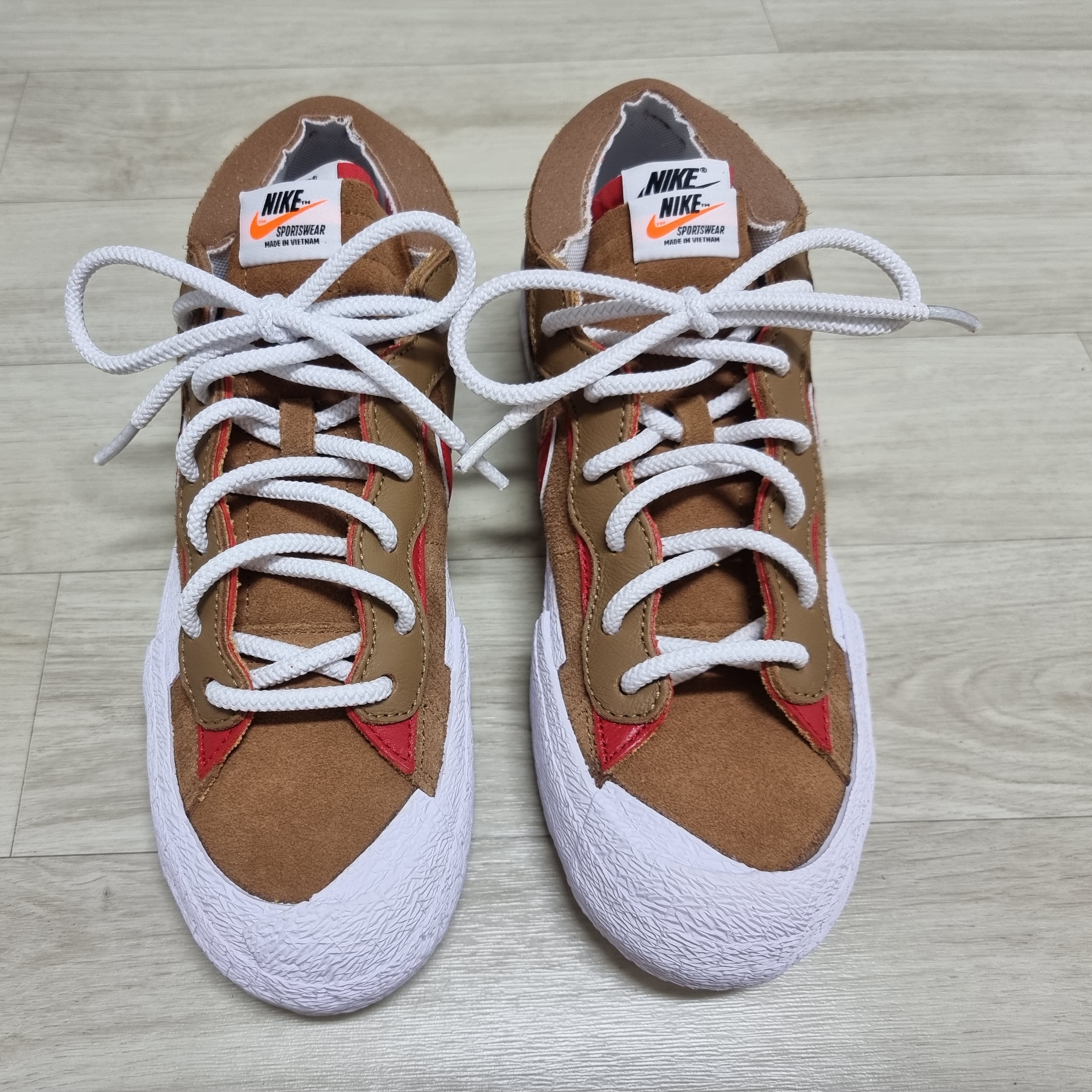 Nike x Sacai Blazer Low British Tan 착용 스타일 - 1