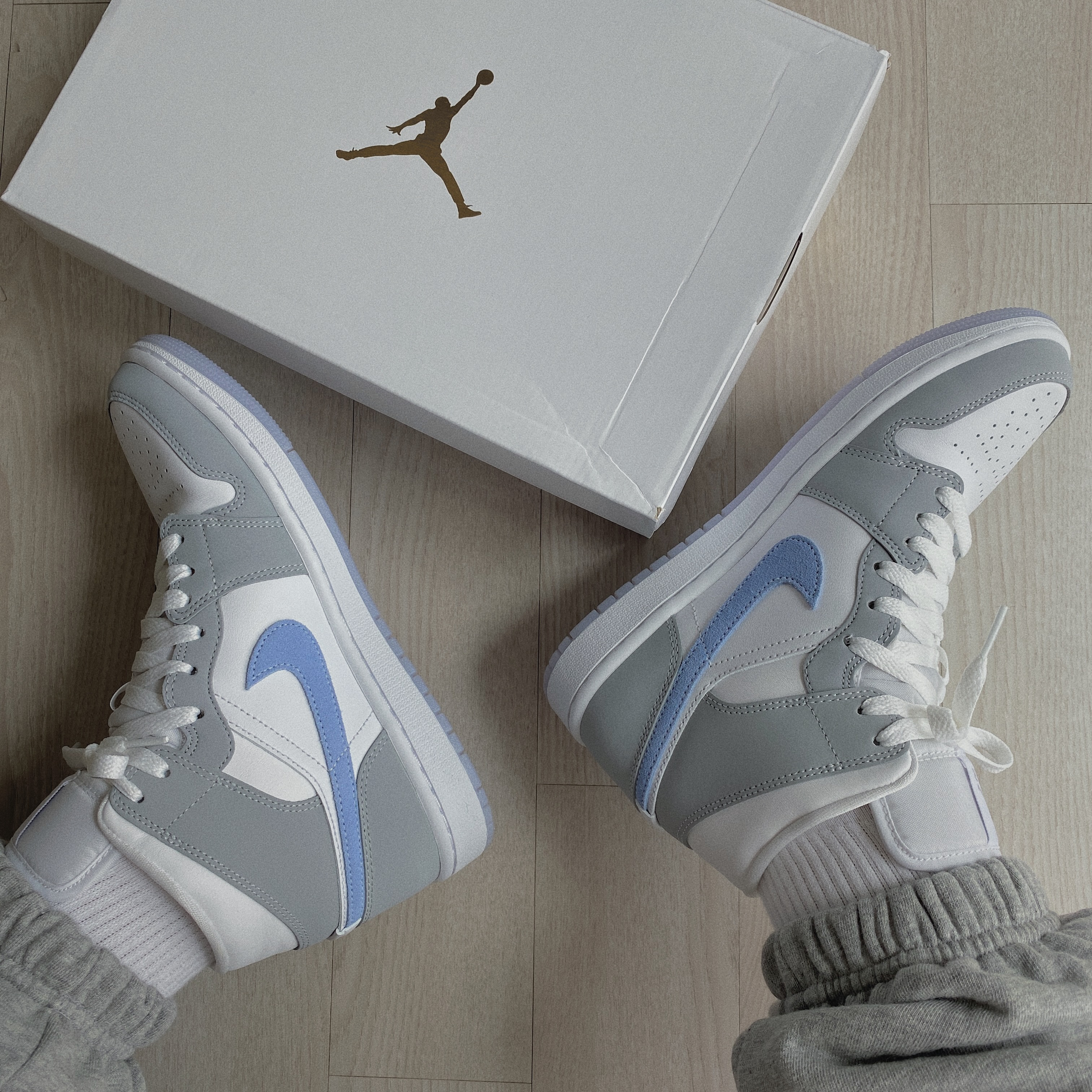 (W) Jordan 1 Mid Wolf Grey 착용 스타일