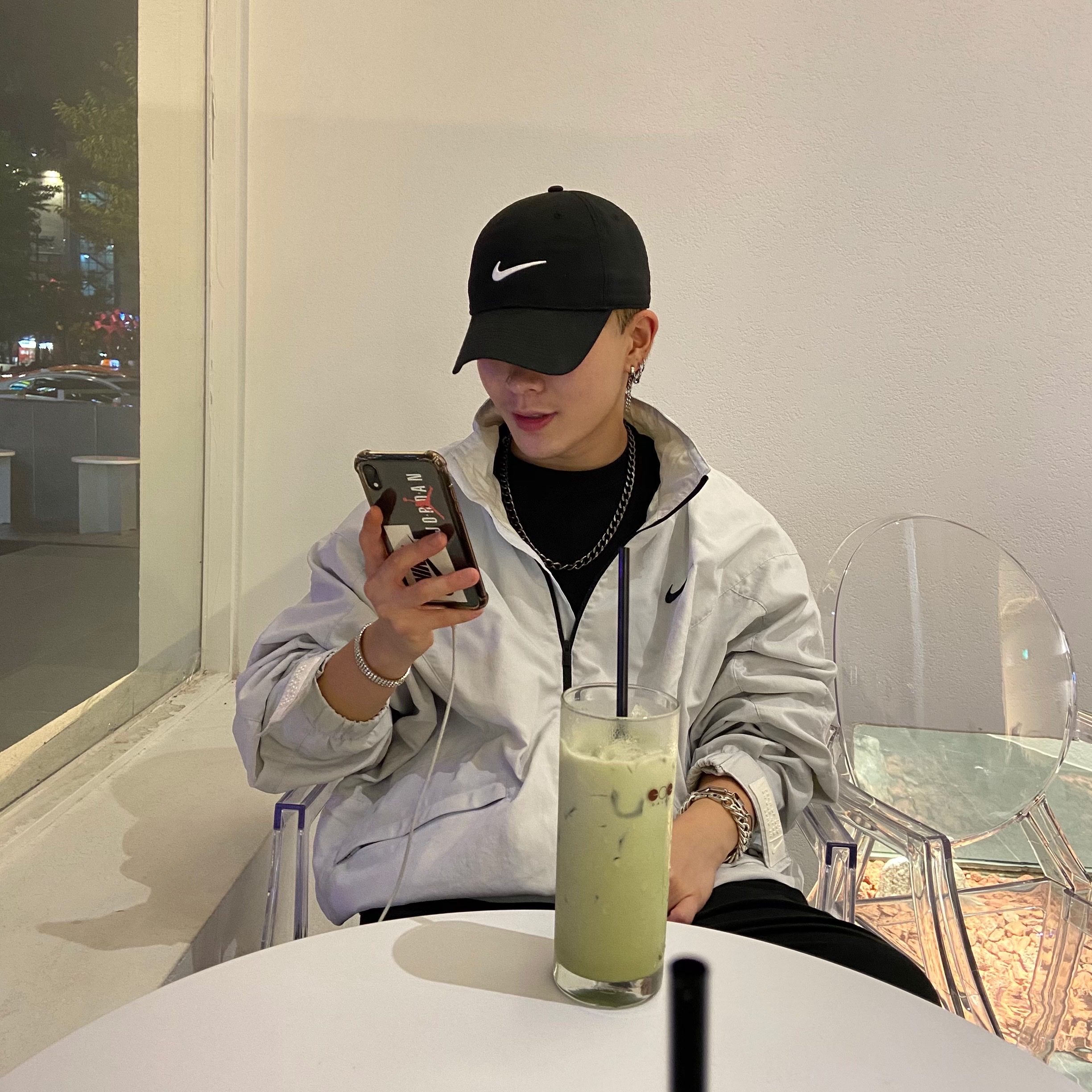 Nike x Fear of God NRG Half Zip Jacket Pure Platinum 착용 스타일 - 2