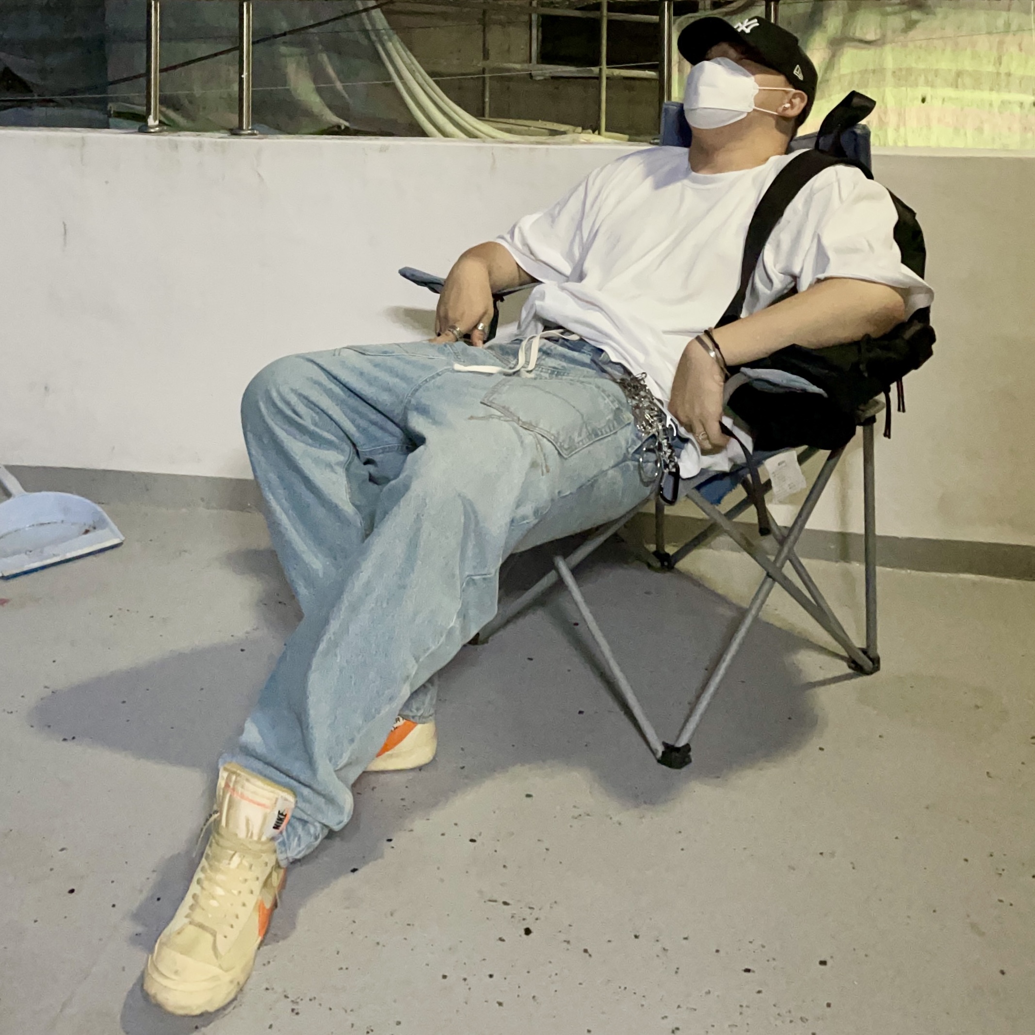 Nike x Off-White Blazer Mid Off-White All Hallow's Eve 착용 스타일