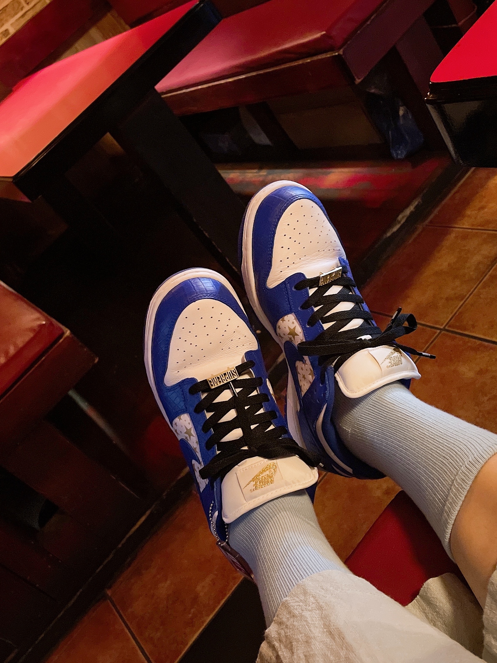 Nike x Supreme SB Dunk Low Hyper Blue 착용 스타일 - 2