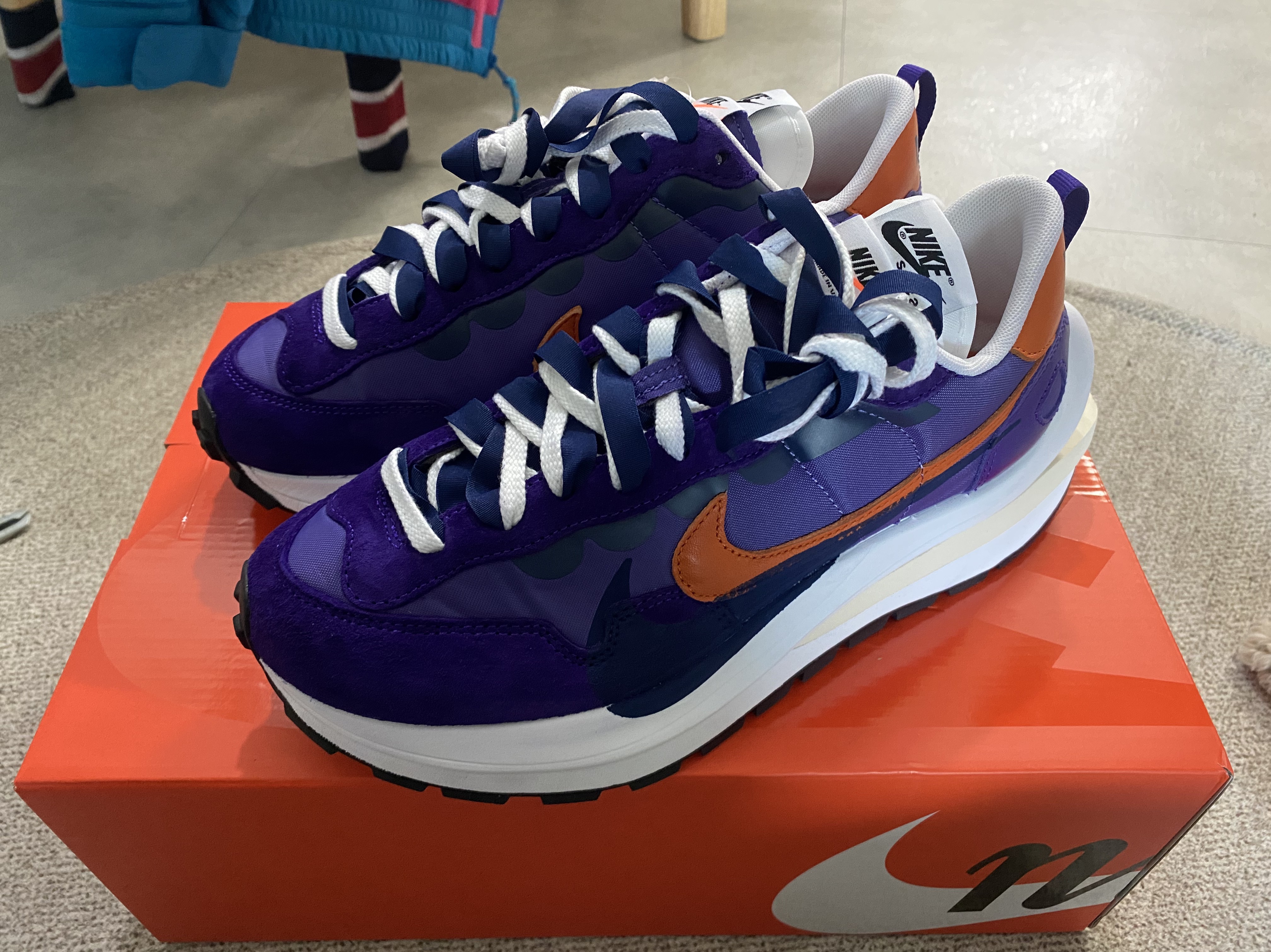 Nike x Sacai VaporWaffle Dark Iris 착용 스타일