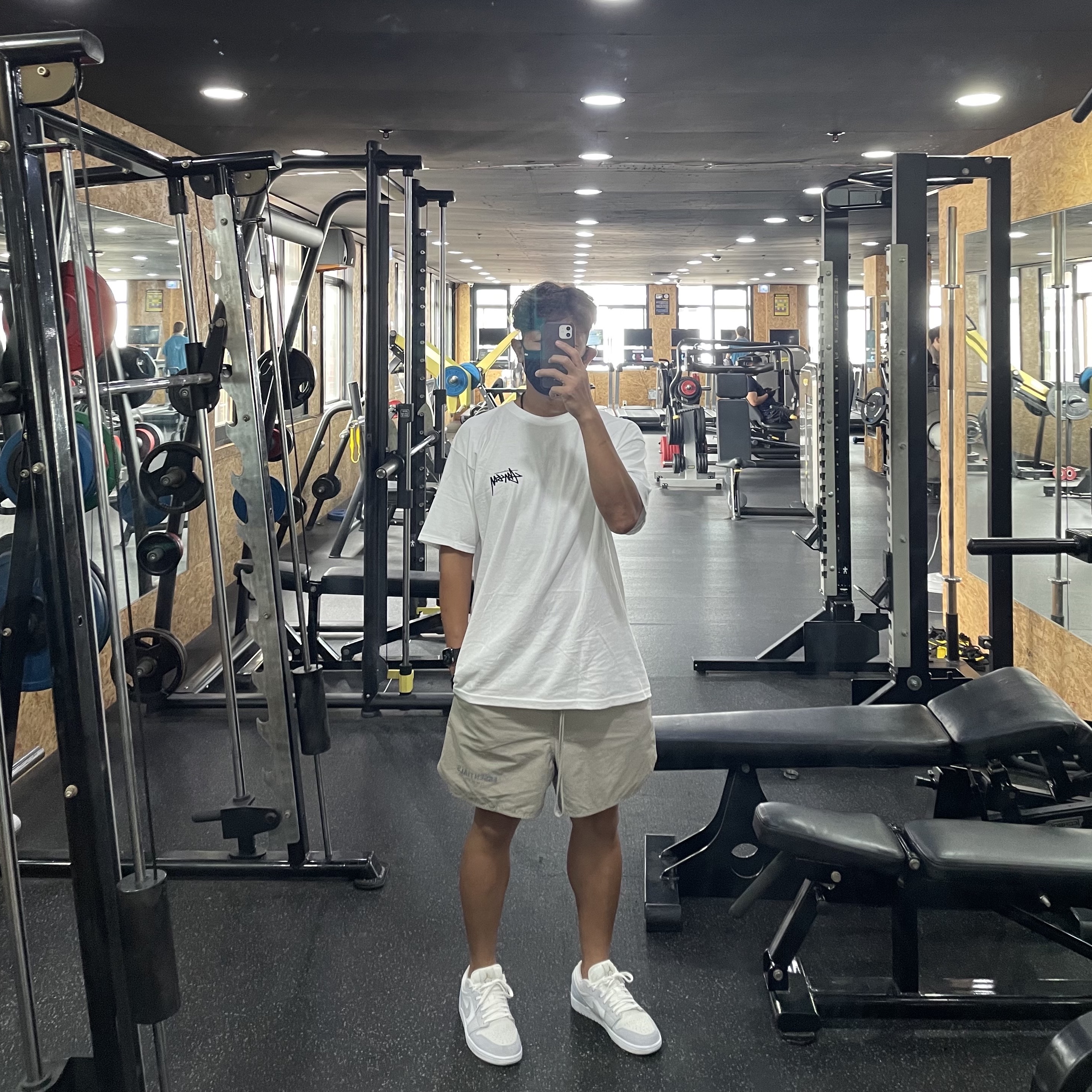 Jordan 1 Low Paris, Stussy Big Link T-Shirt White 착용 스타일 - 1