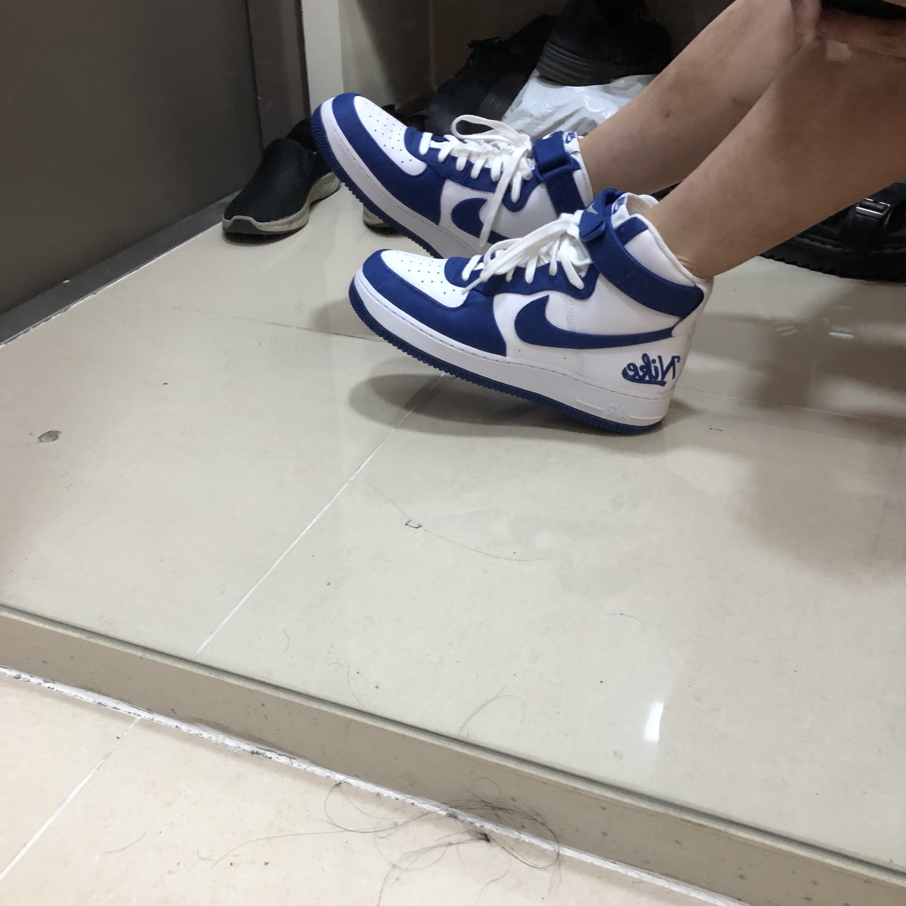Nike Air Force 1 High '07 LV8 EMB Dodgers 착용 스타일 - 2
