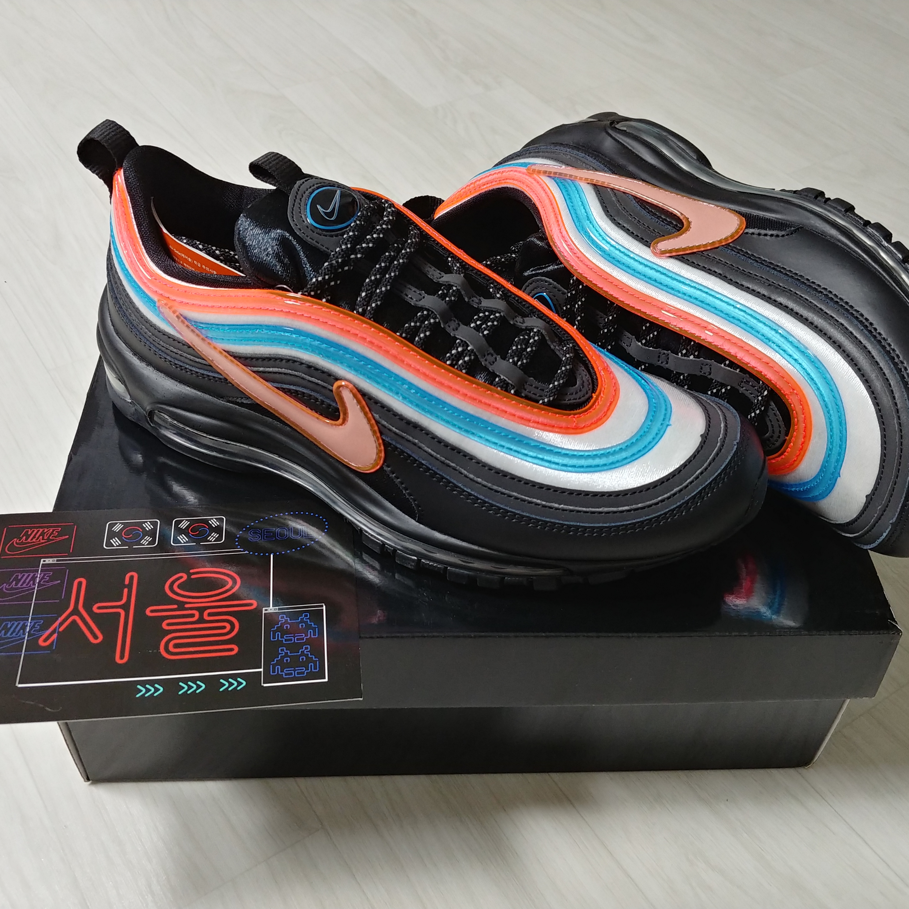 Nike Air Max 97 Neon Seoul 착용 스타일