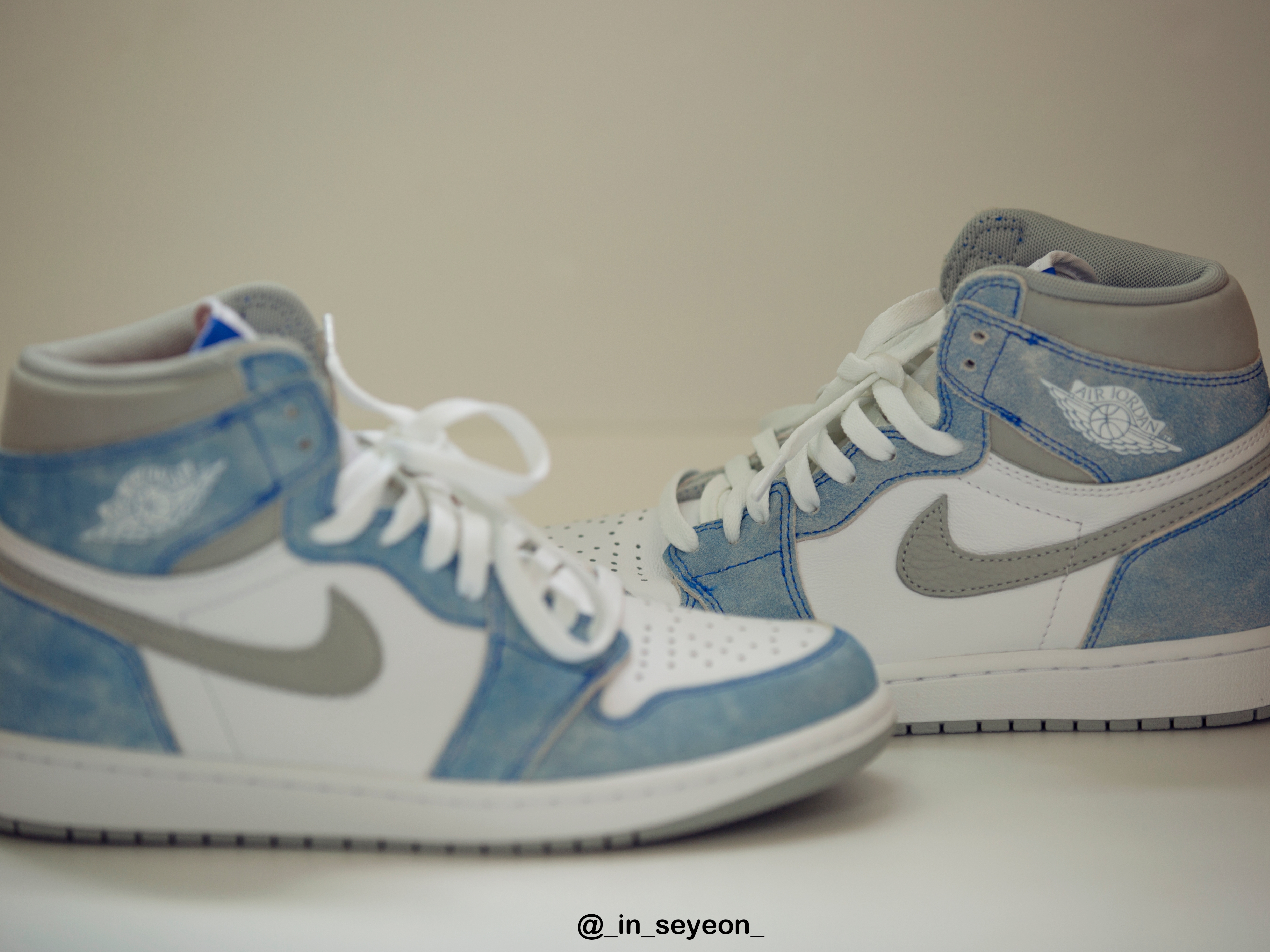 Jordan 1 Retro High OG Hyper Royal 착용 스타일