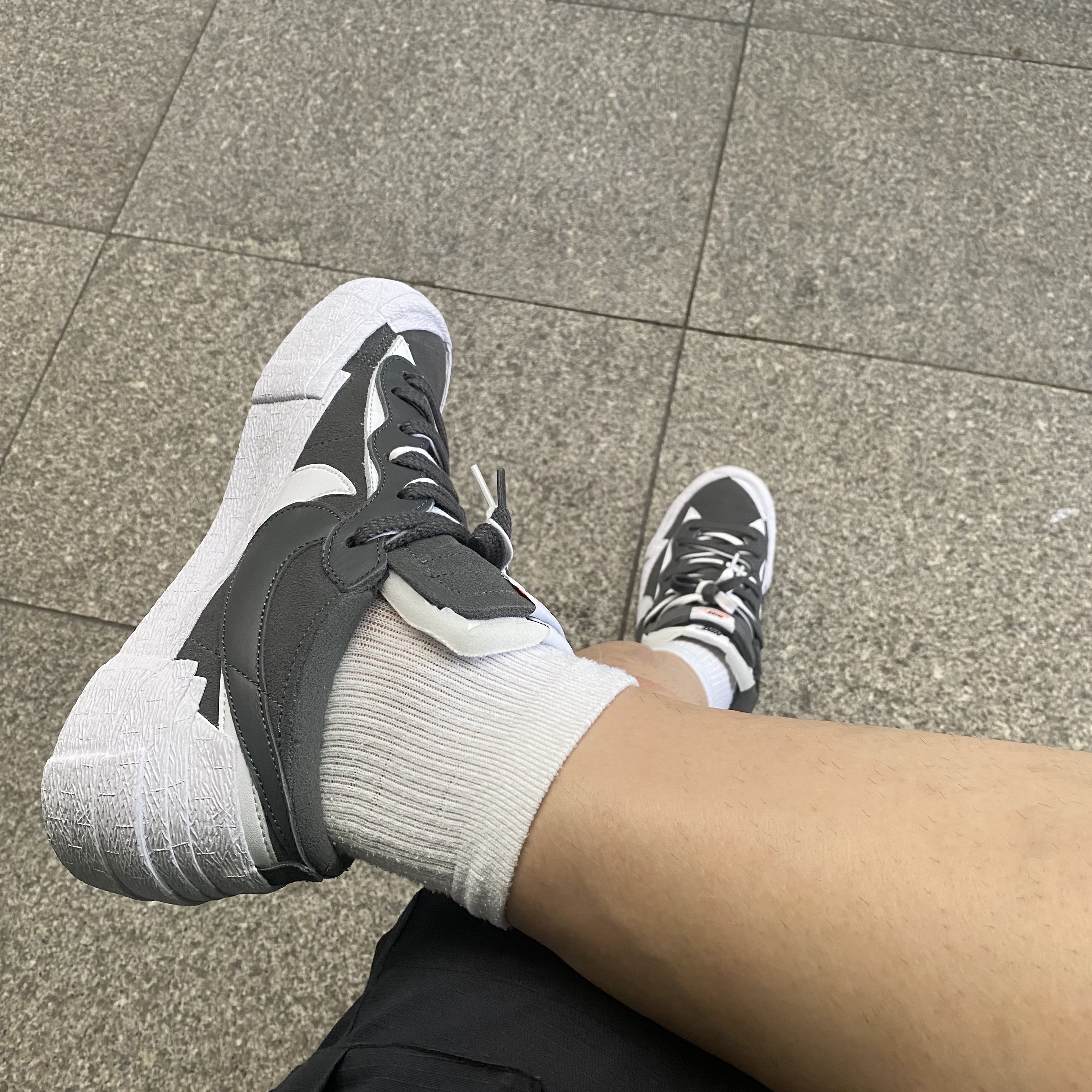Nike x Sacai Blazer Low Iron Grey 착용 스타일