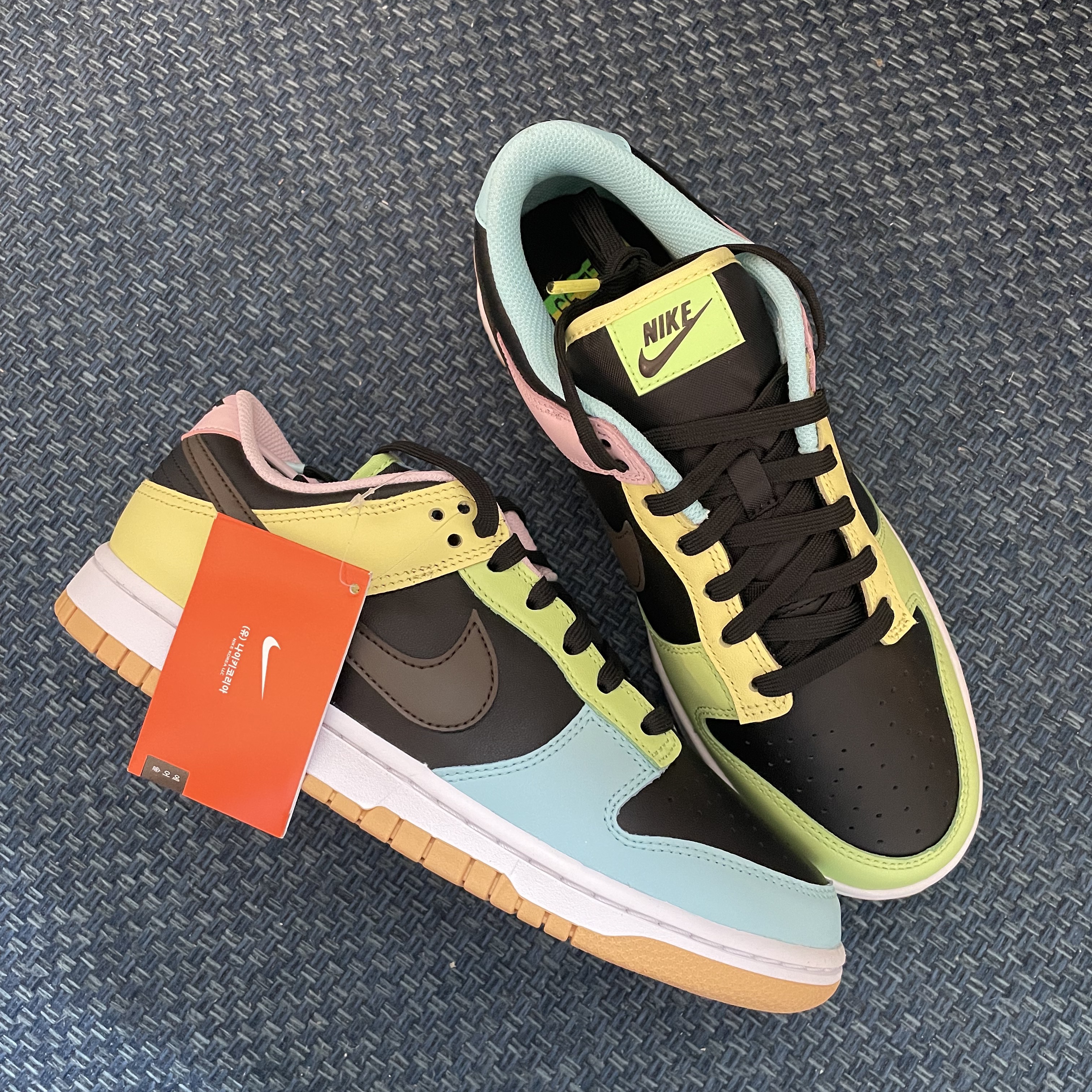 Nike Dunk Low SE Free.99 Black 착용 스타일 - 2