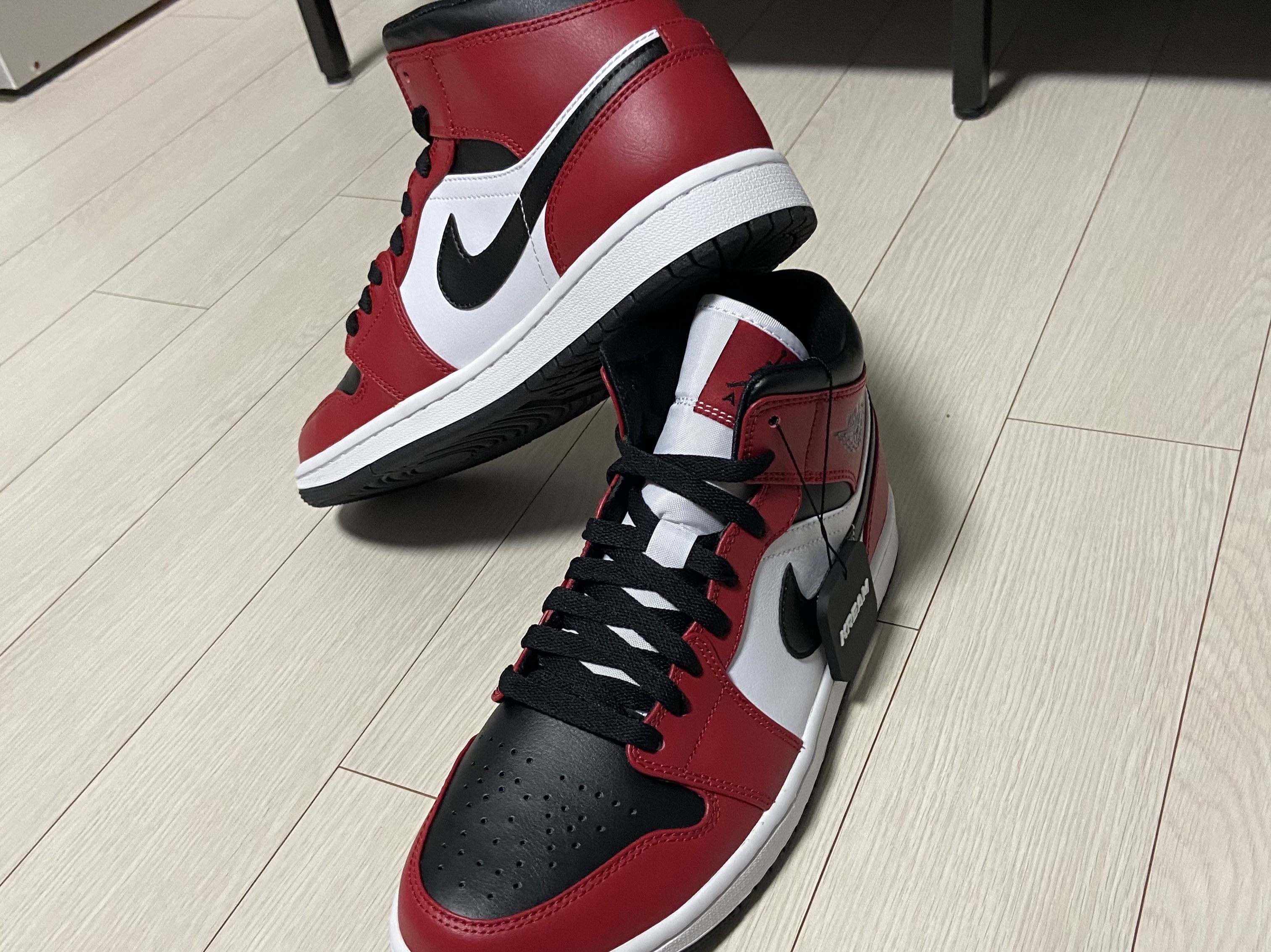 Jordan 1 Mid Chicago Black Toe 착용 스타일