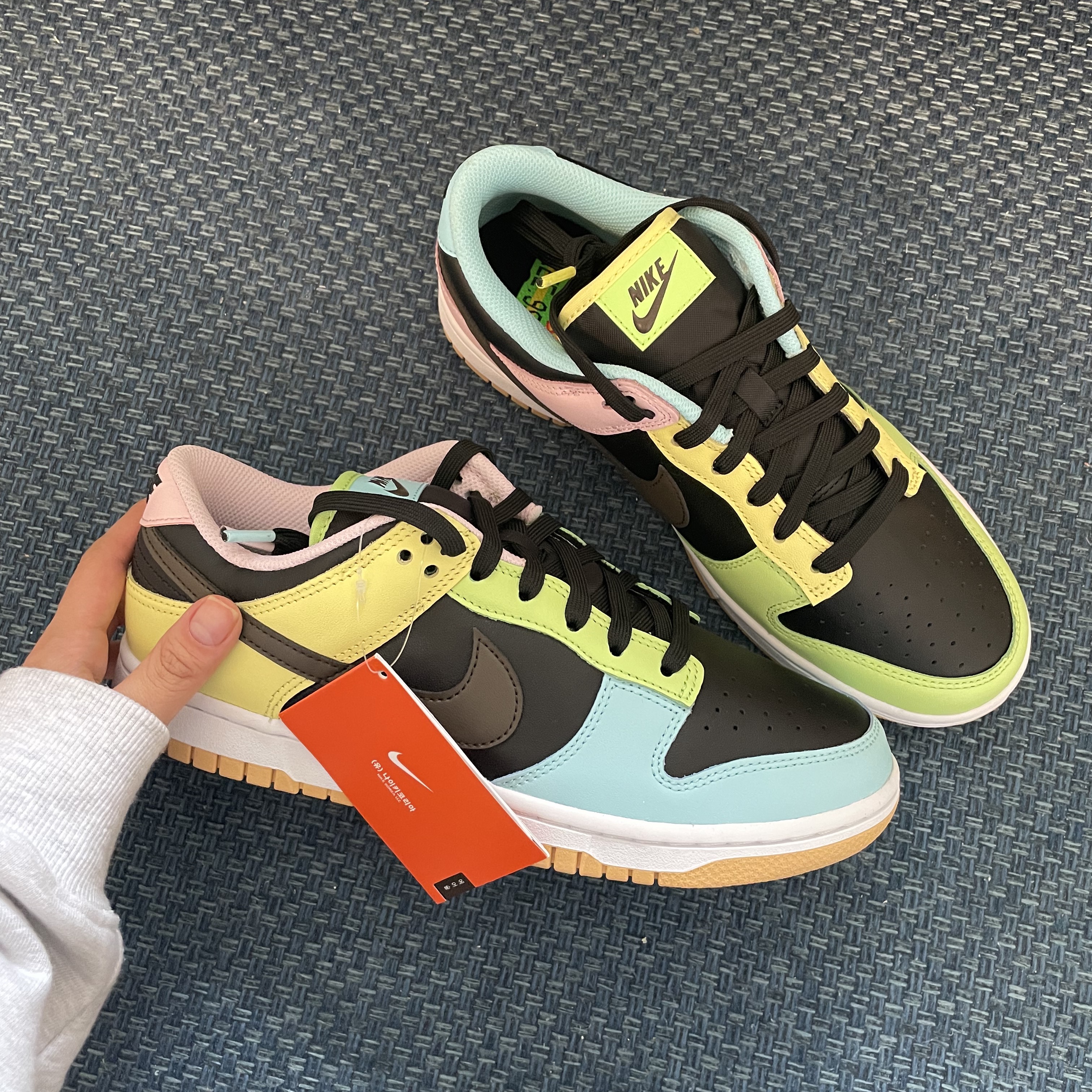 Nike Dunk Low SE Free.99 Black 착용 스타일 - 1