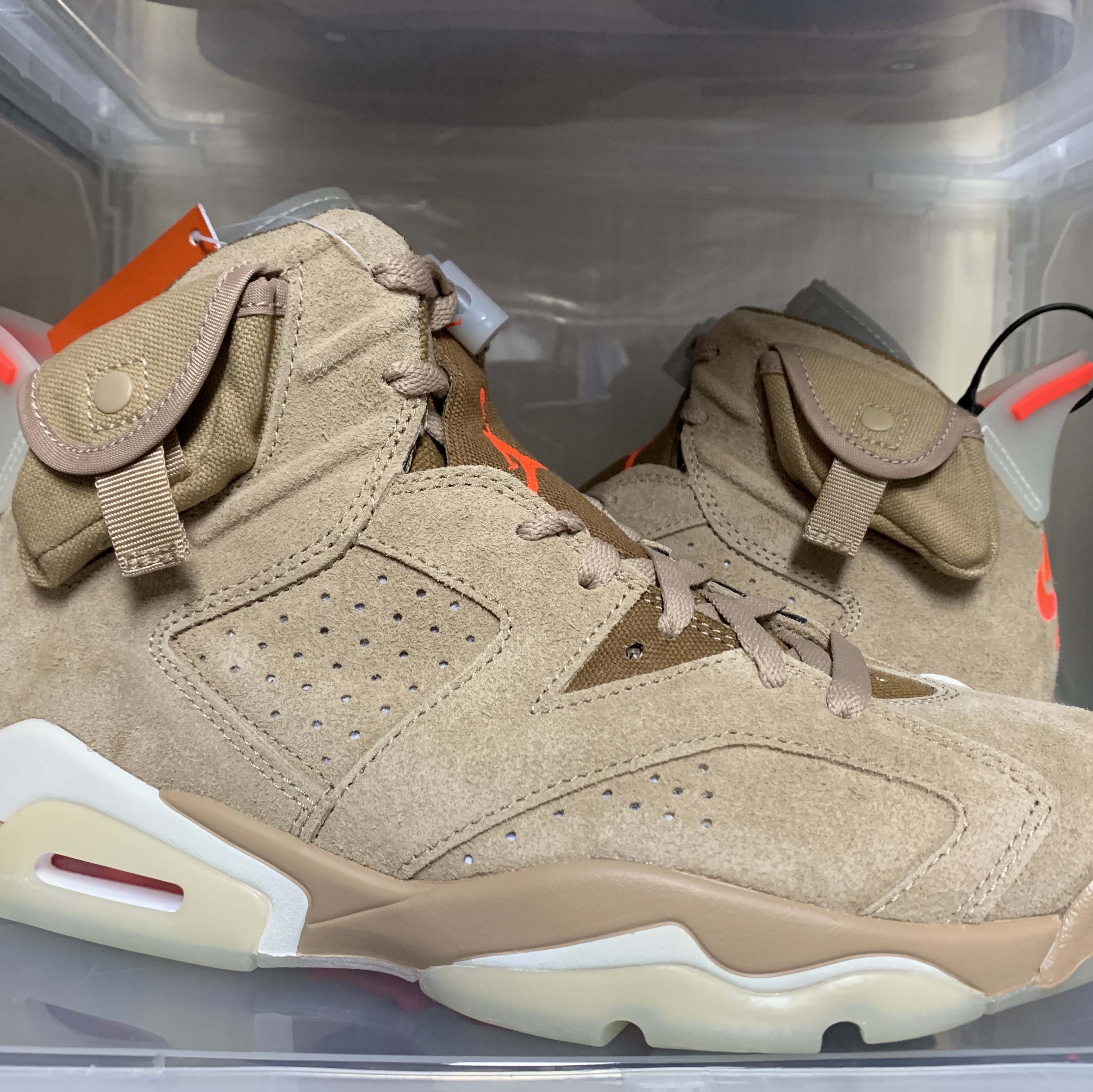 Jordan 6 x Travis Scott Retro SP British Khaki 착용 스타일