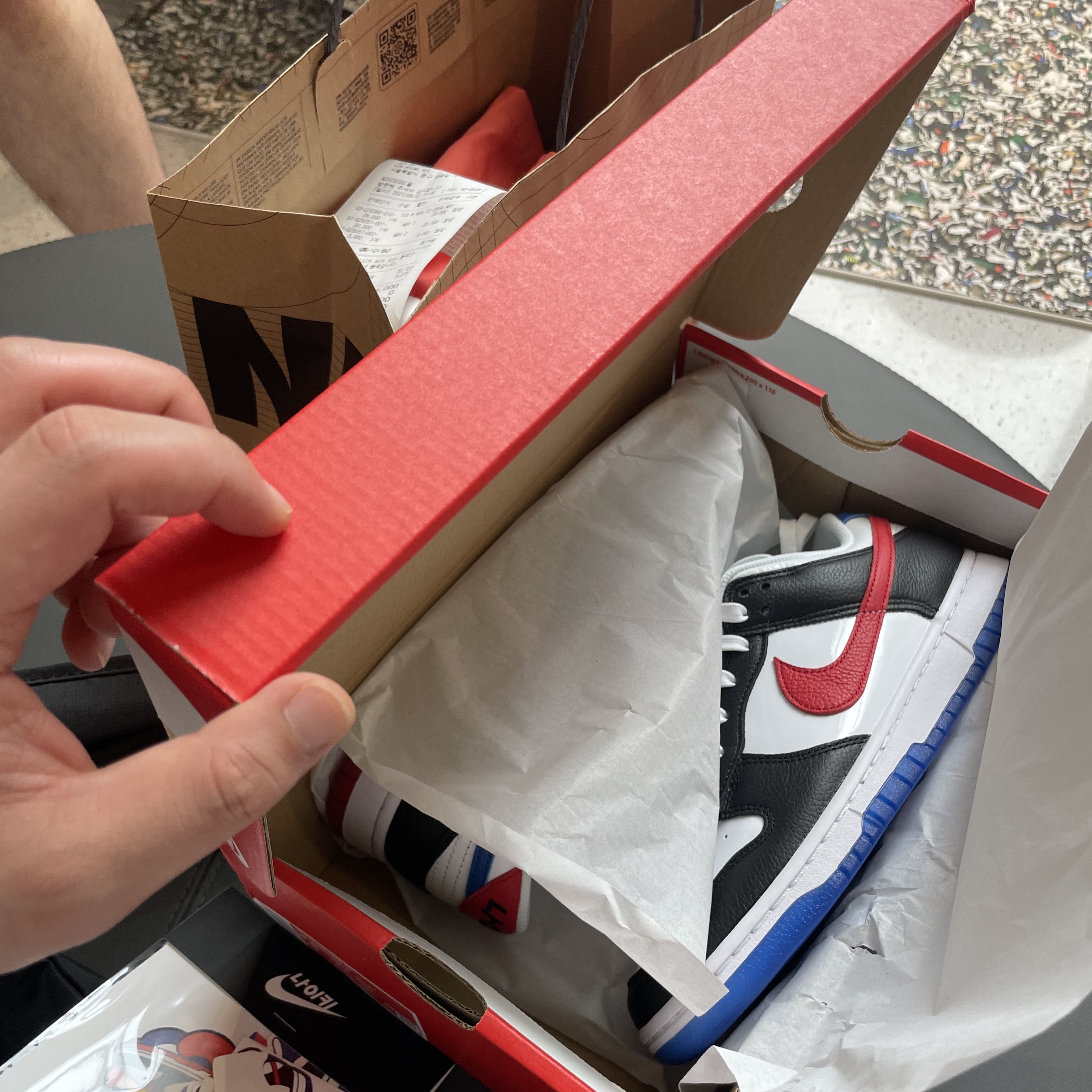 Nike Dunk Low SE Seoul (With Special Gift) 착용 스타일 - 1